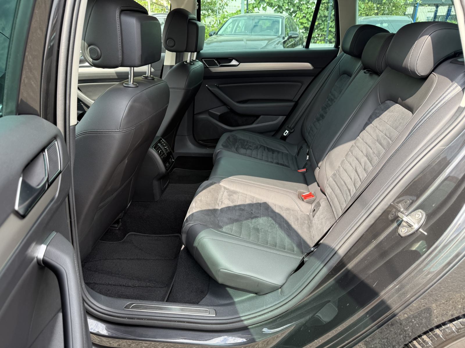 VW Passat Variant 2,0 TDI HIGHLINE,NAVI,PDC,LED,ALU 17",VELIKI SERVIS!, fotografija 20
