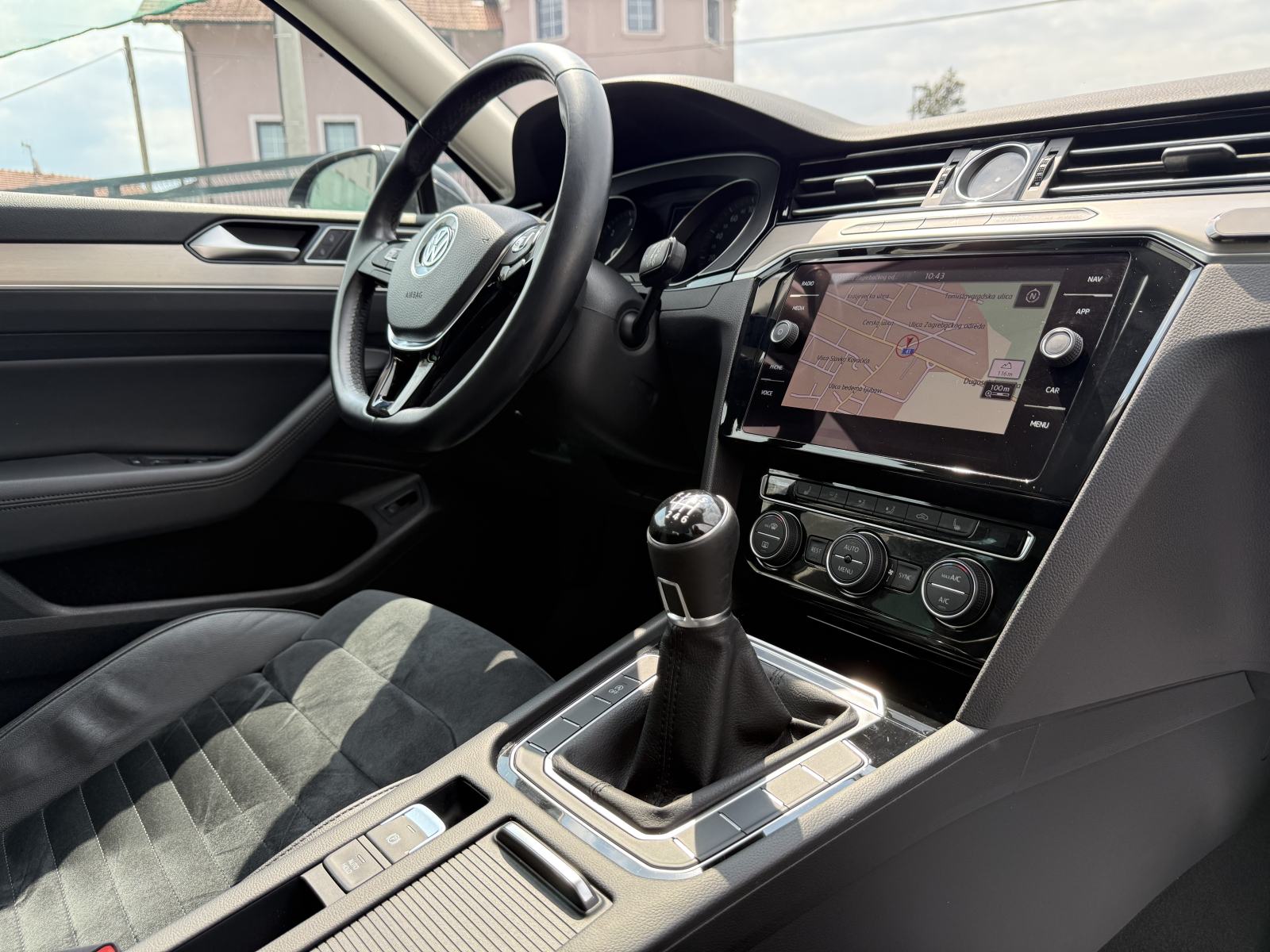 VW Passat Variant 2,0 TDI HIGHLINE,NAVI,PDC,LED,ALU 17",VELIKI SERVIS!, fotografija 18