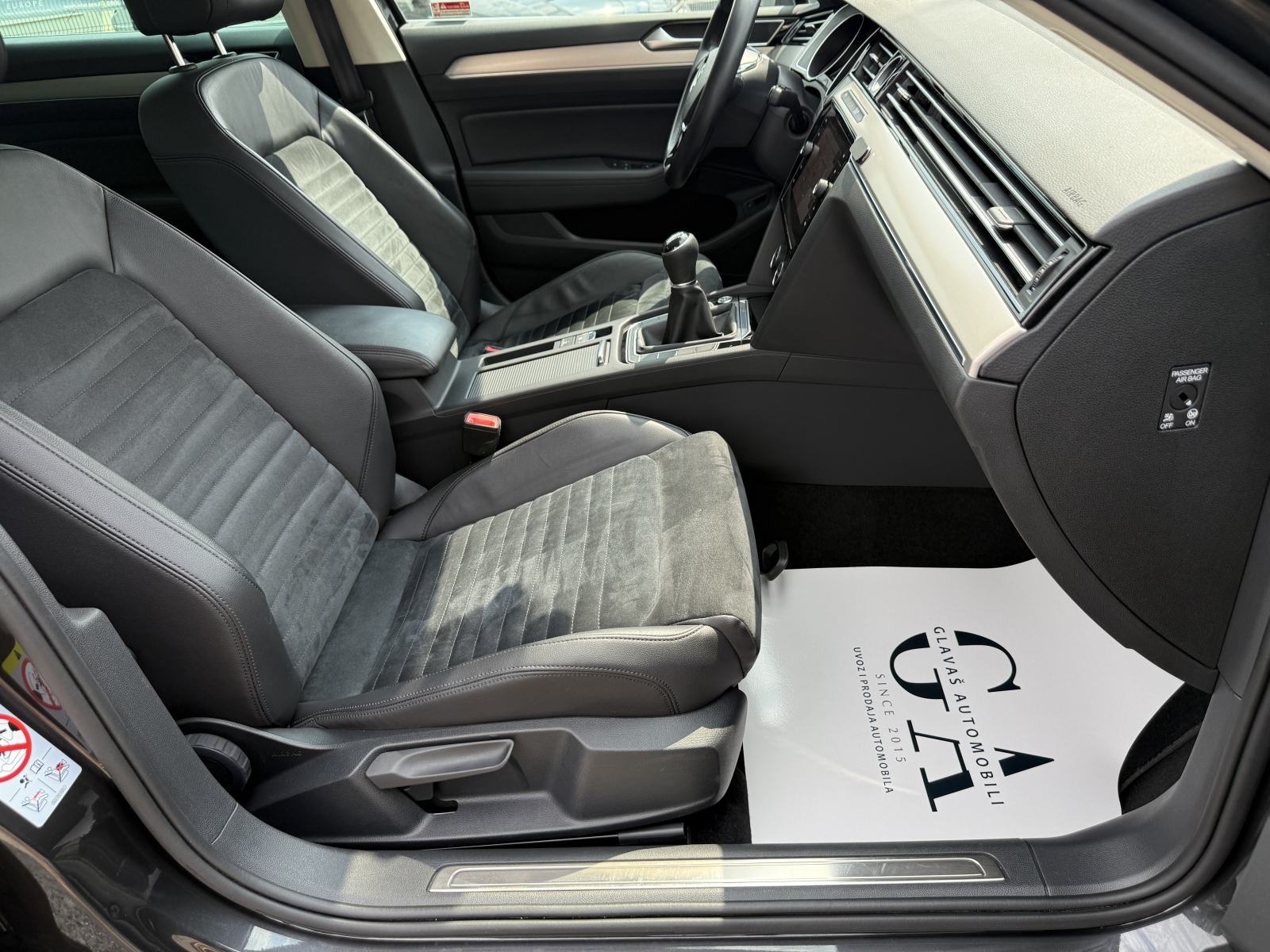 VW Passat Variant 2,0 TDI HIGHLINE,NAVI,PDC,LED,ALU 17",VELIKI SERVIS!, fotografija 17