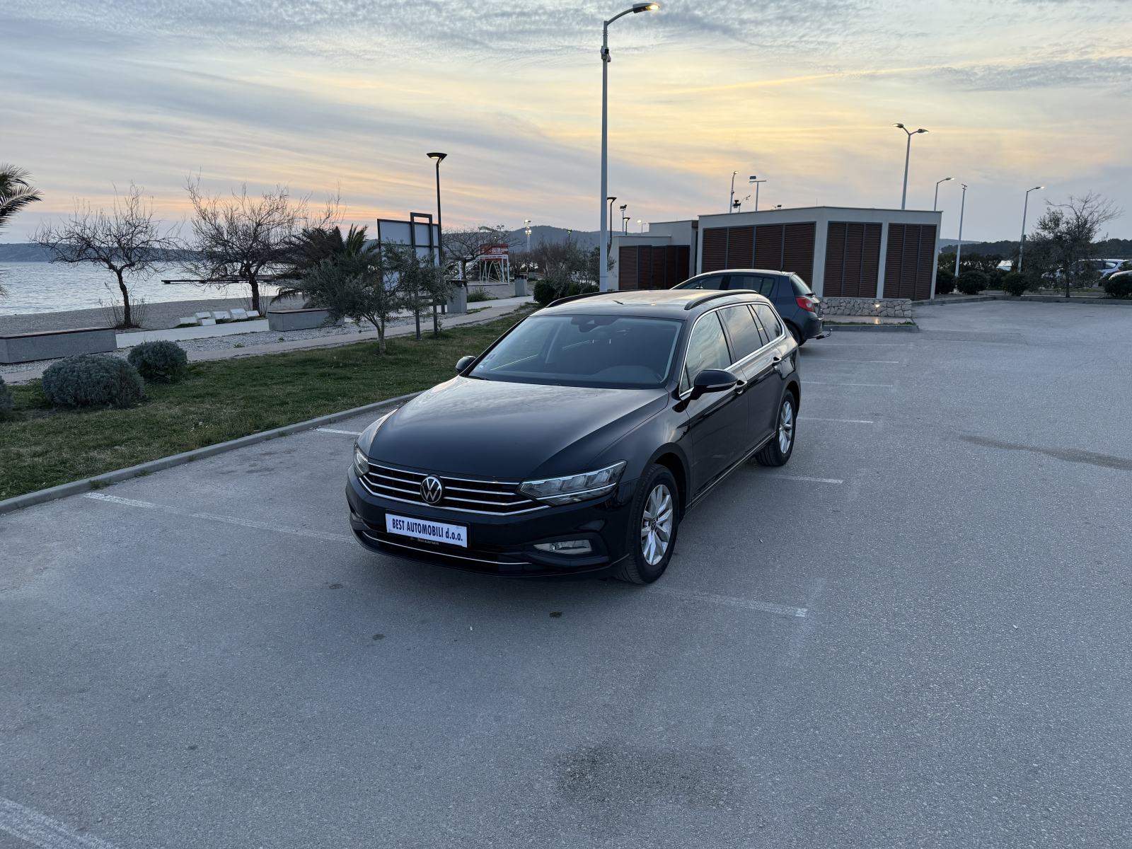 VW Passat Variant Business 2.0 TDI 150 ks u pdv ,, fotografija 13