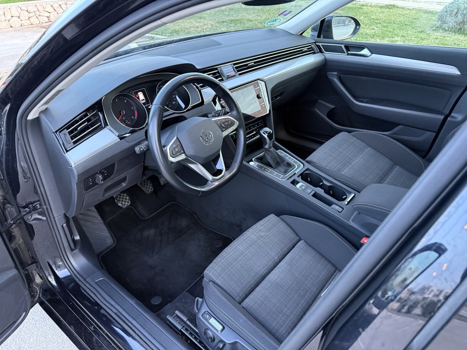 VW Passat Variant Business 2.0 TDI 150 ks u pdv ,, fotografija 9