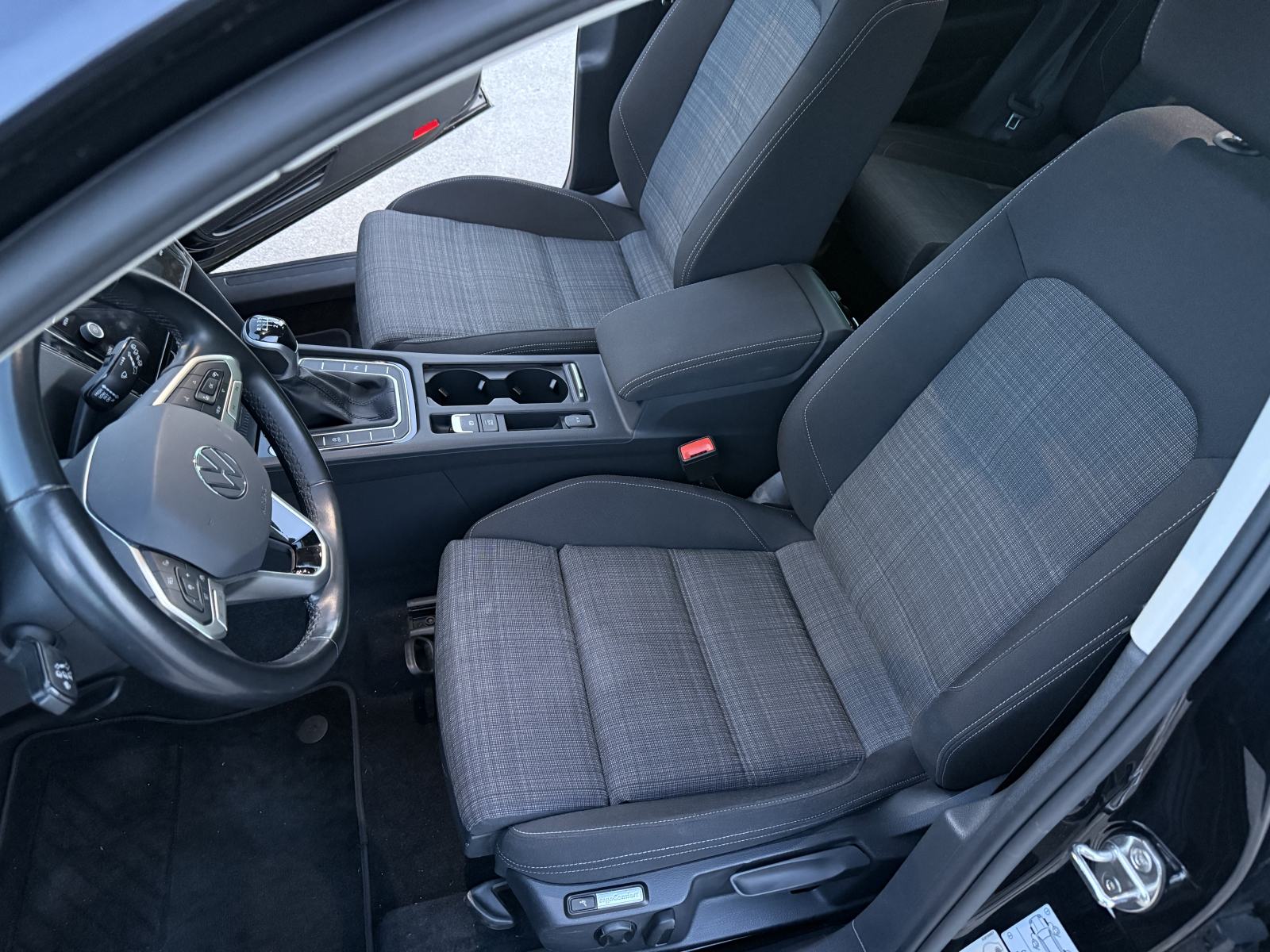 VW Passat Variant Business 2.0 TDI 150 ks u pdv ,, fotografija 12