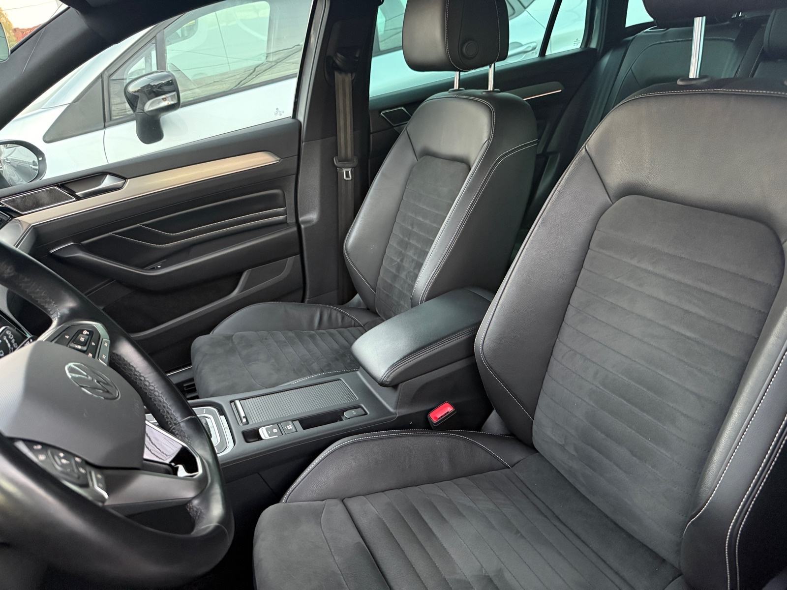 VW Passat Variant 2,0 TDI DSG • 2022g • VIRTUAL KOKPIT • EKSTRA OPREMA, fotografija 11
