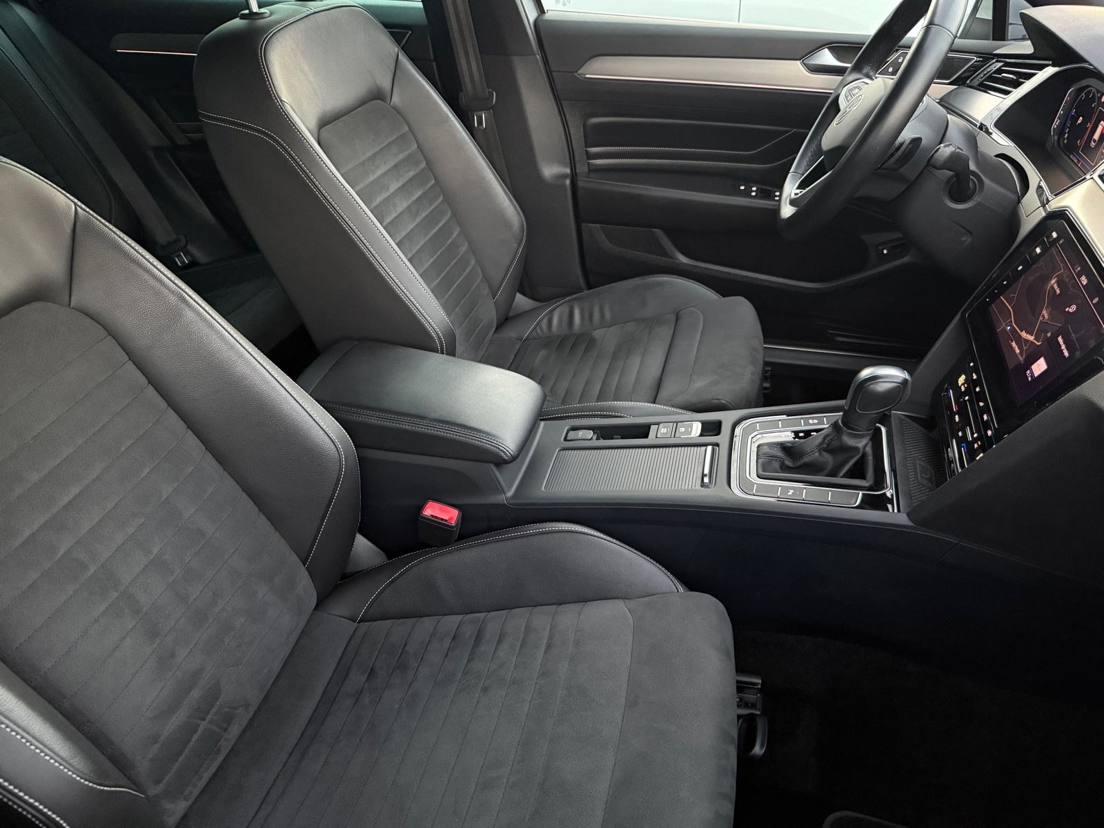 VW Passat Variant 2,0 TDI DSG • 2022g • VIRTUAL KOKPIT • EKSTRA OPREMA, fotografija 13