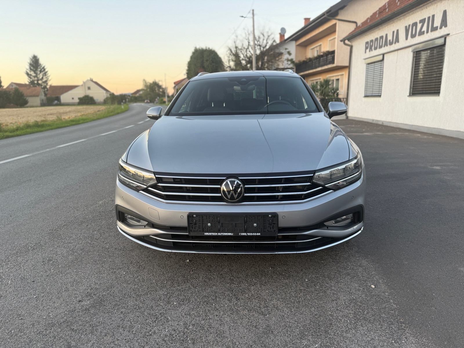 VW Passat Variant 2,0 TDI DSG • 2022g • VIRTUAL KOKPIT • EKSTRA OPREMA, fotografija 2