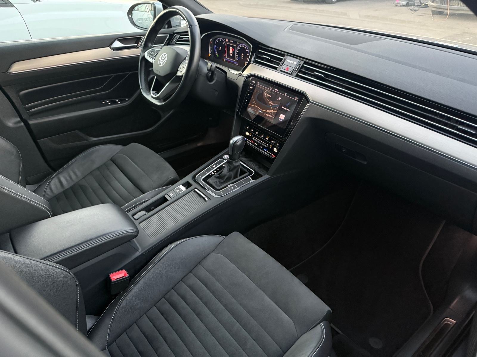 VW Passat Variant 2,0 TDI DSG • 2022g • VIRTUAL KOKPIT • EKSTRA OPREMA, fotografija 12