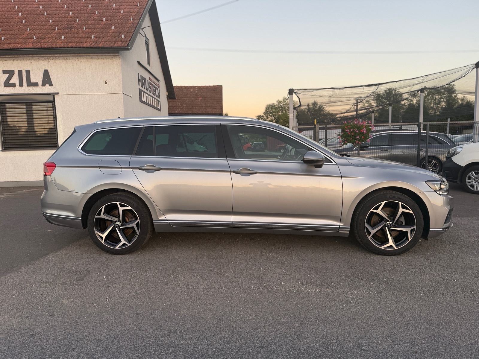 VW Passat Variant 2,0 TDI DSG • 2022g • VIRTUAL KOKPIT • EKSTRA OPREMA, fotografija 8