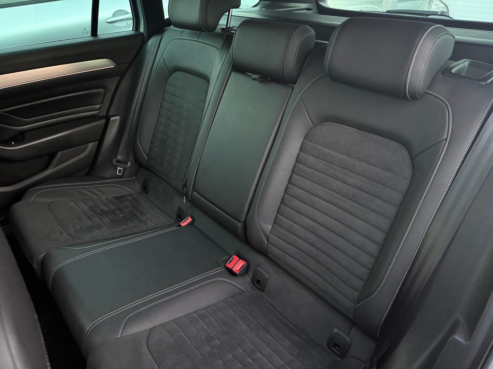 VW Passat Variant 2,0 TDI DSG • 2022g • VIRTUAL KOKPIT • EKSTRA OPREMA, fotografija 14