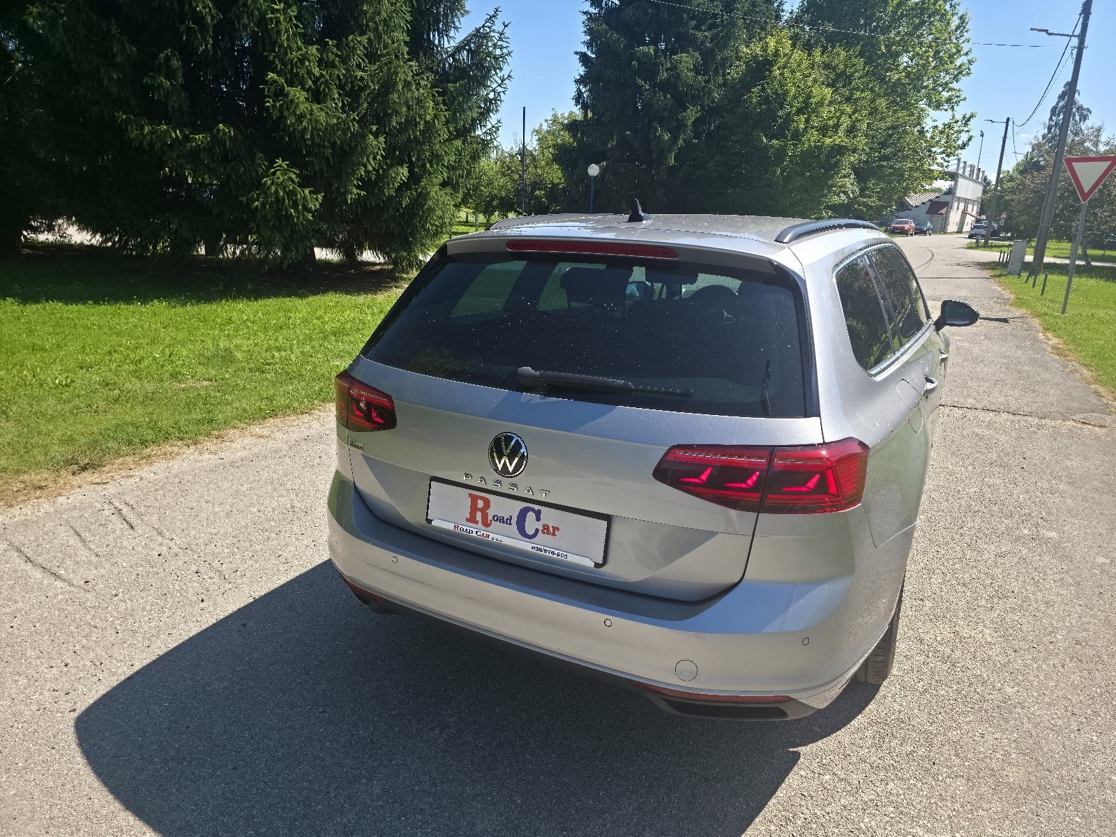 VW Passat Variant 2,0 TDI,led,navi,pdc,rata leasing 250e, fotografija 5