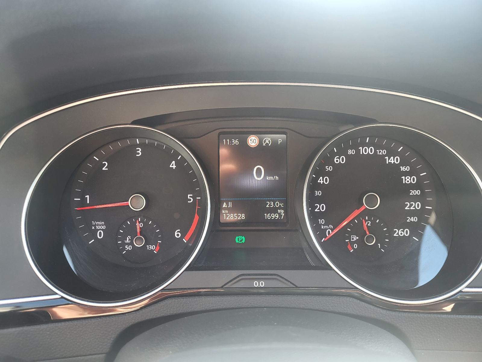 VW Passat Variant 2,0 TDI Dsg, fotografija 12