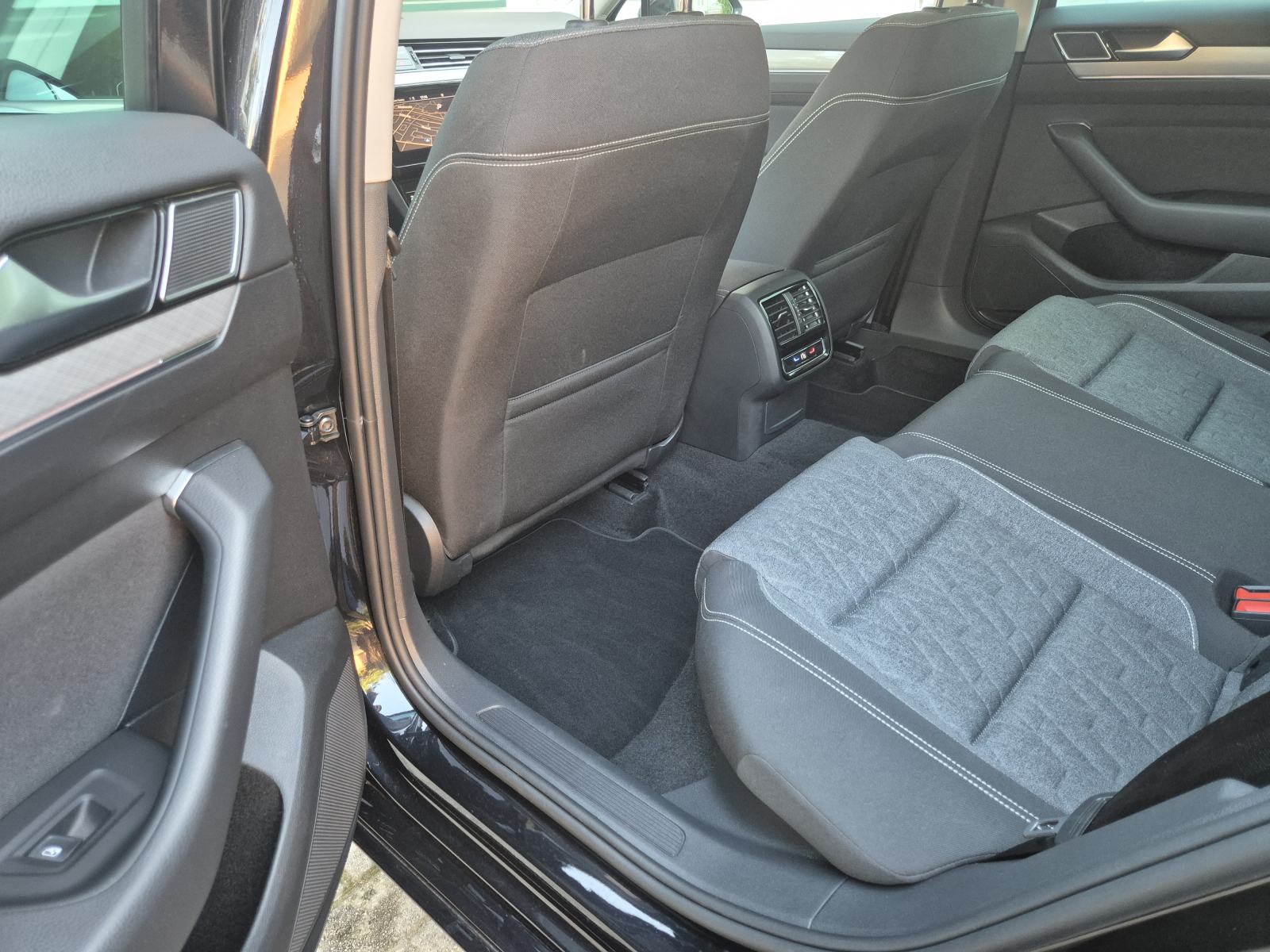 VW Passat Variant 2,0 TDI Style Business DSG, fotografija 11