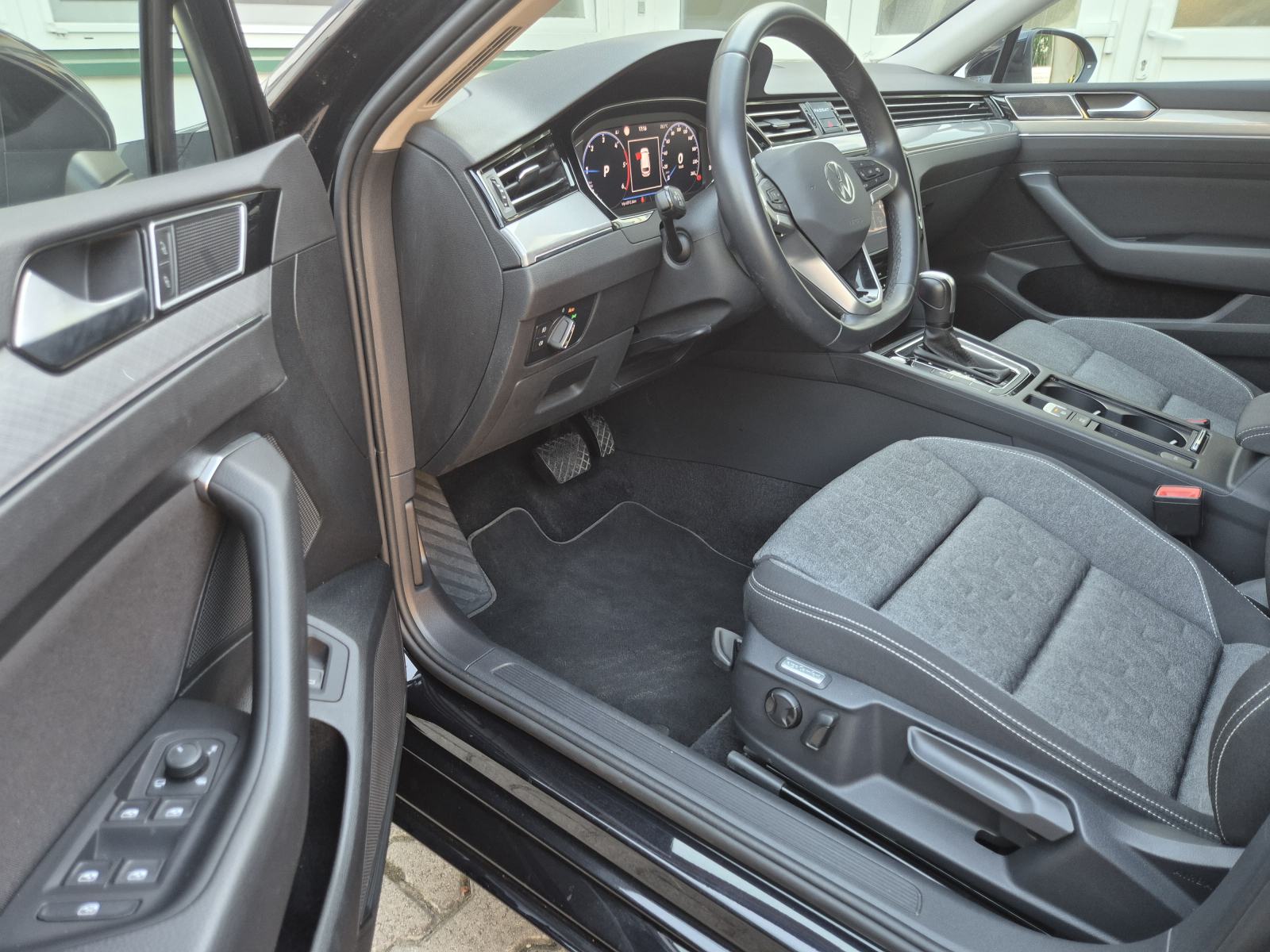 VW Passat Variant 2,0 TDI Style Business DSG, fotografija 12
