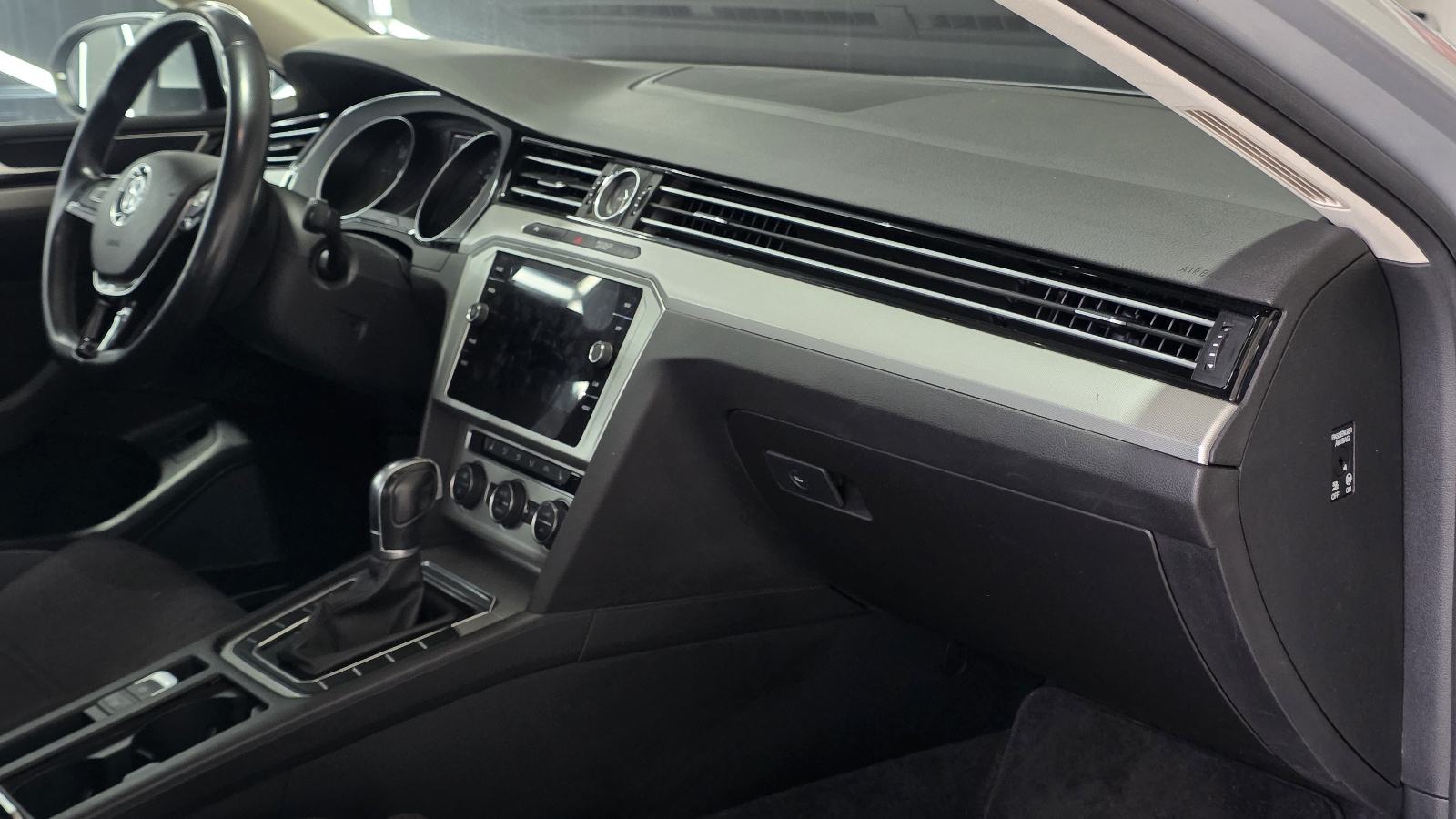 VW PASSAT VARIANT***2018***DSG**KAMERA**RADAR***MASAZA**F1, fotografija 11