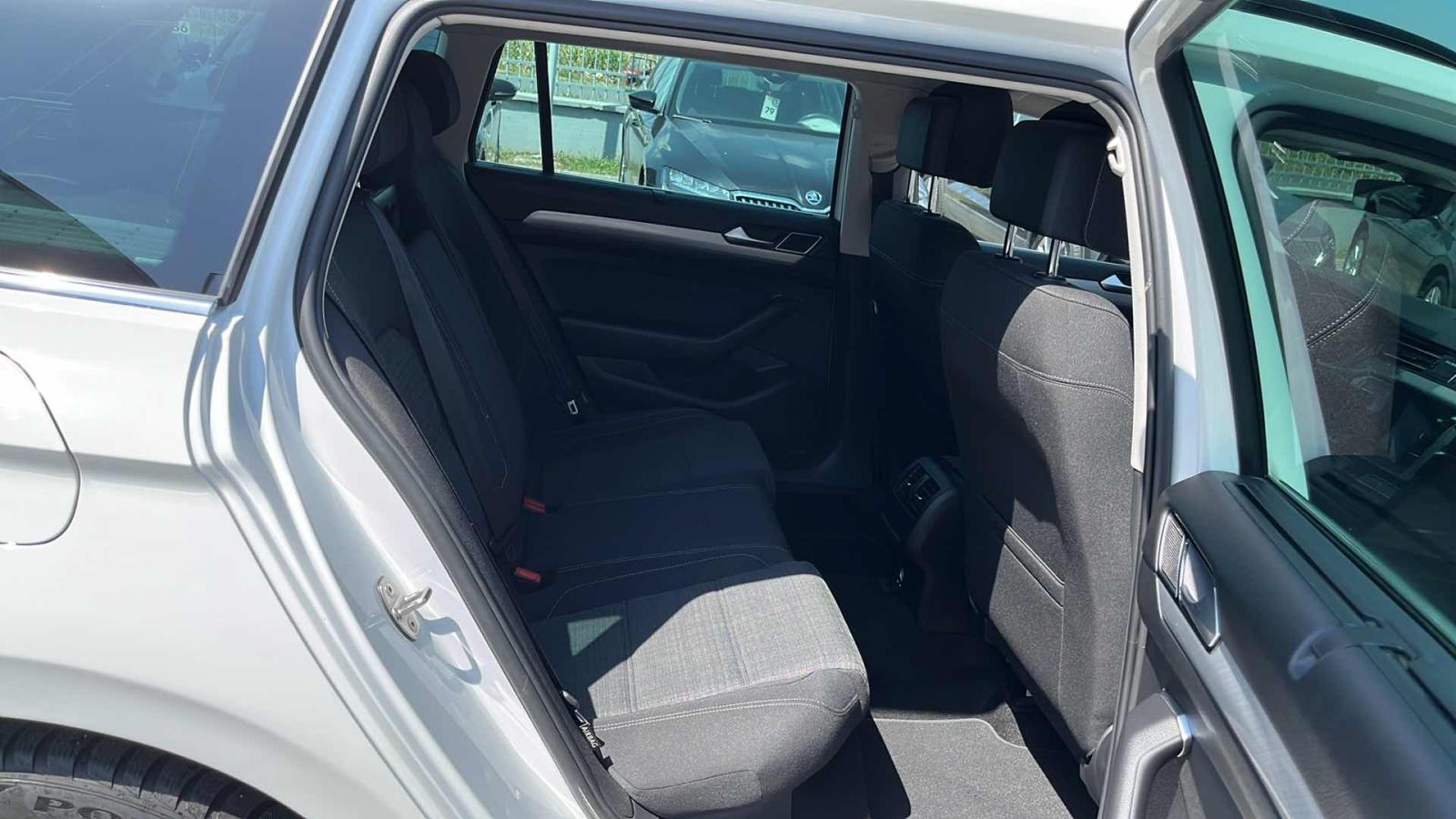 VW PASSAT Variant 2021 • PREMIUM jamstvo • AutoZubak Rabljena, fotografija 10