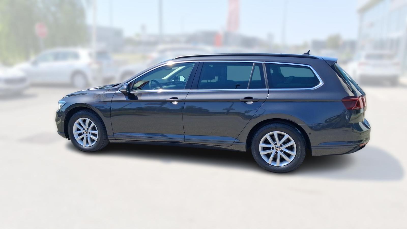 VW PASSAT Variant 2023 • PREMIUM jamstvo • AutoZubak Rabljena, fotografija 6