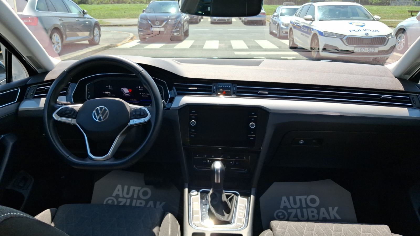 VW PASSAT Variant 2023 • PREMIUM jamstvo • AutoZubak Rabljena, fotografija 11