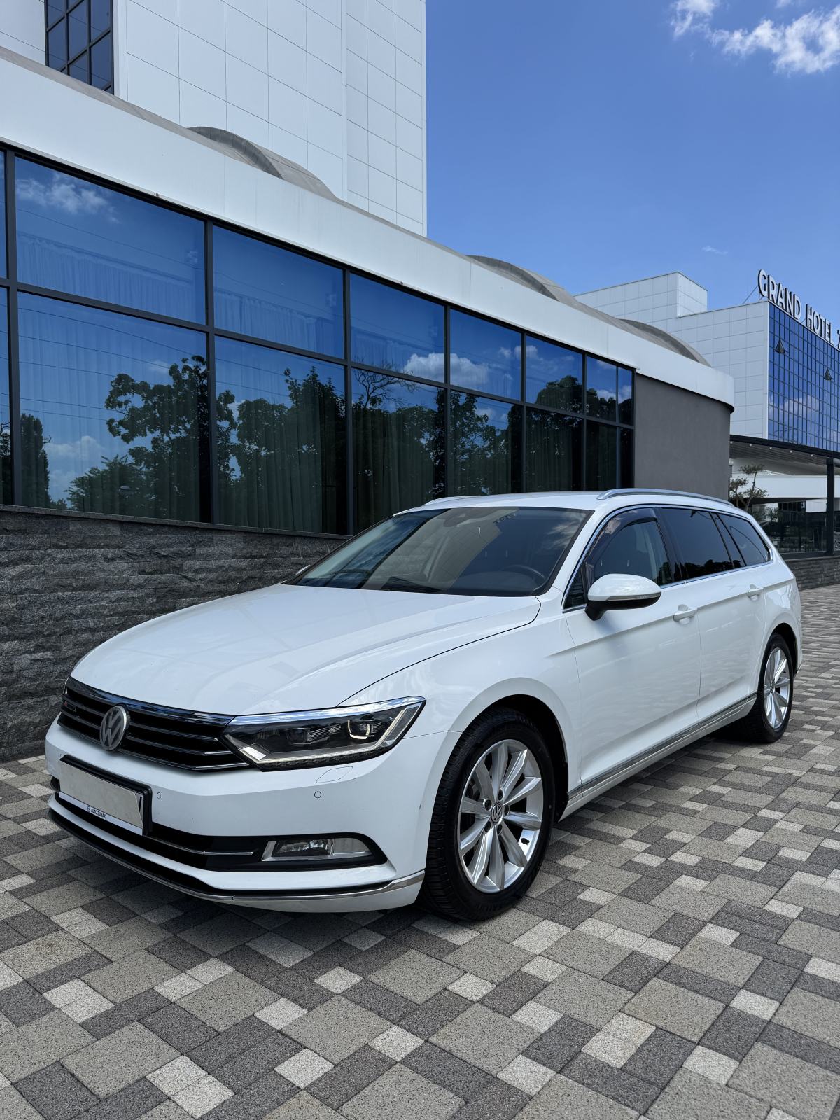 VW Passat Variant 4x4 2,0 TDI DSG 176 kw - HR AUTO - FULL OPREMA !!, fotografija 5
