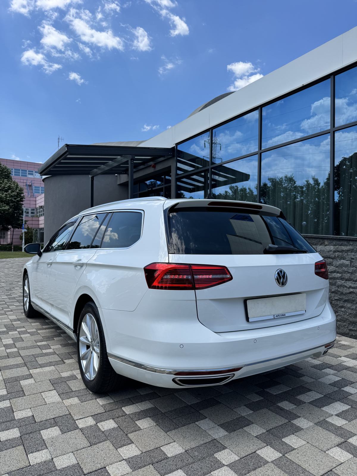 VW Passat Variant 4x4 2,0 TDI DSG 176 kw - HR AUTO - FULL OPREMA !!, fotografija 8
