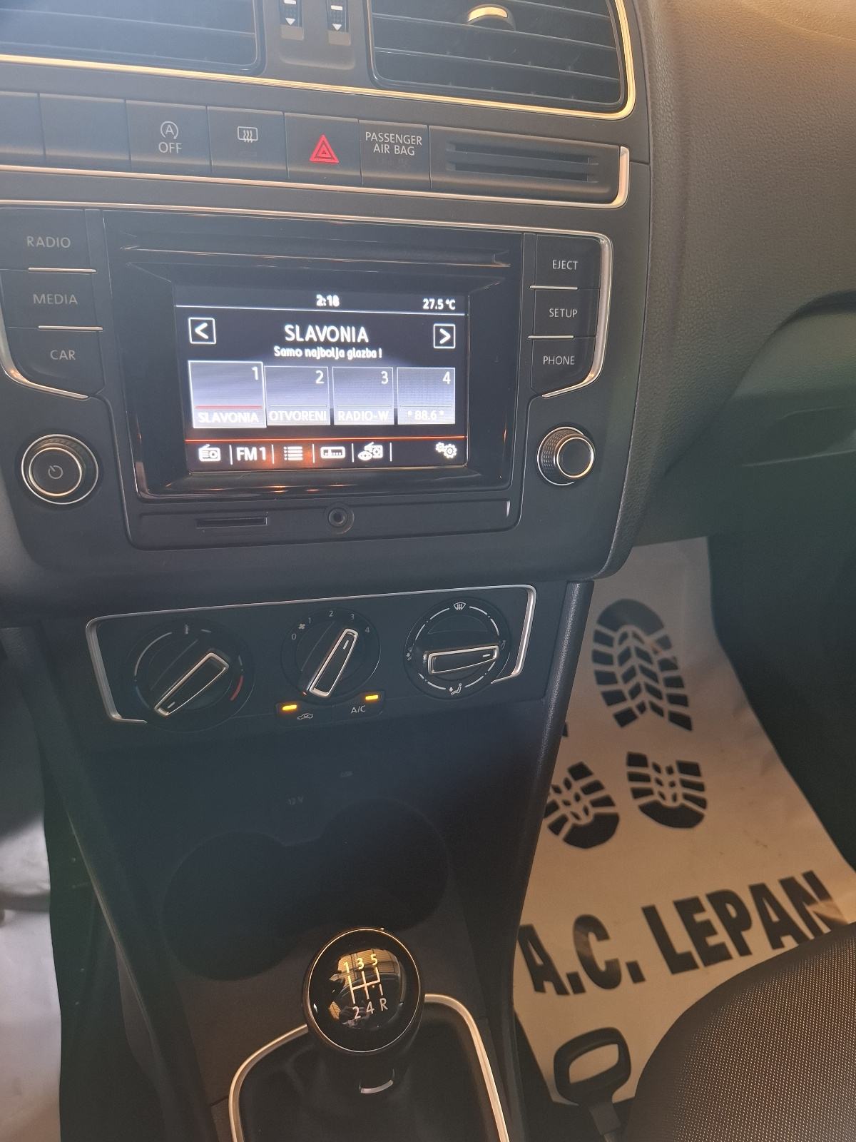 VW Polo SERVISNA 96tkm KLIMA TEMP MF ALU 2016god 1VL TOP, fotografija 16