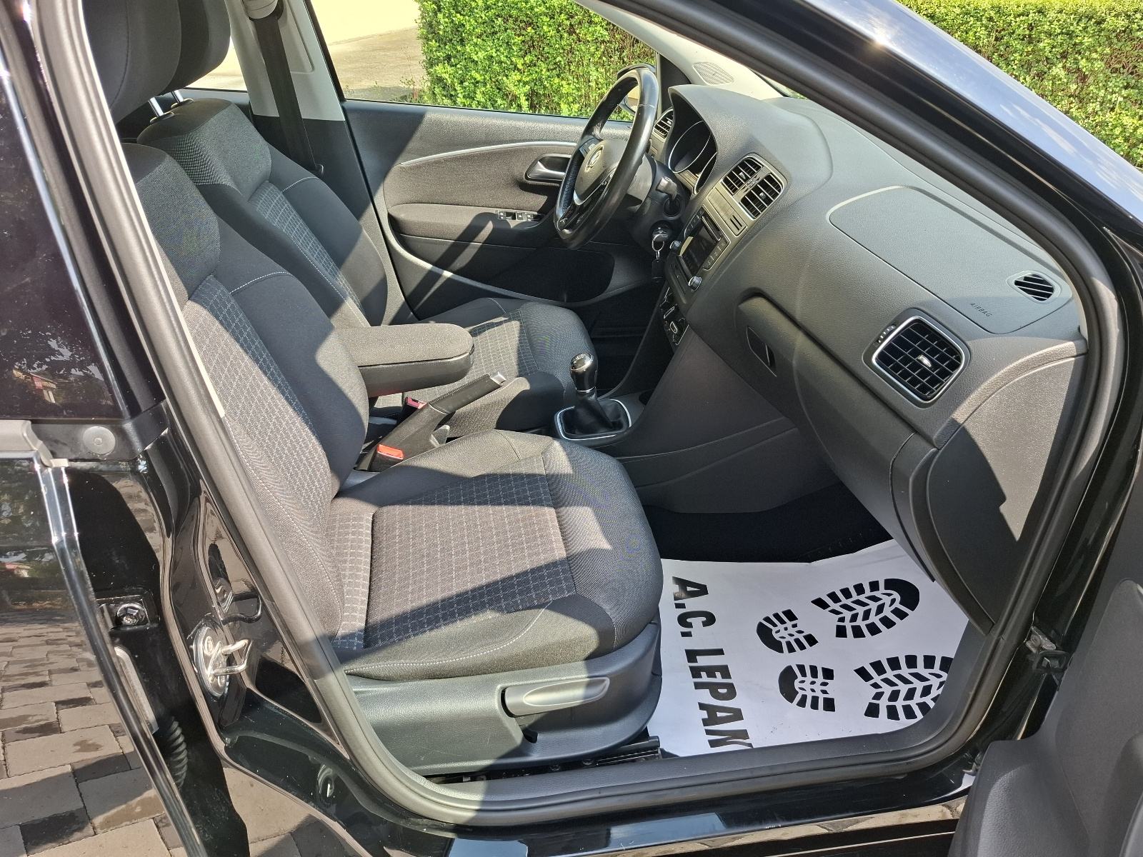 VW Polo SERVISNA 96tkm KLIMA TEMP MF ALU 2016god 1VL TOP, fotografija 11