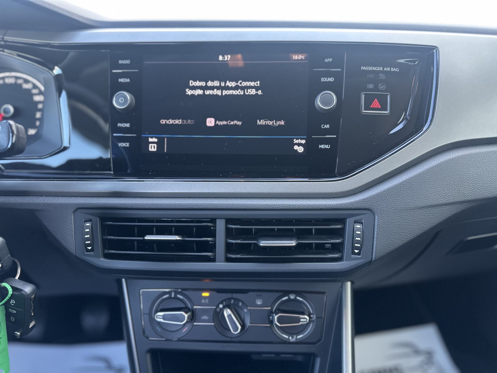 VW Polo 1,0 COMFORTLINE/LED/CARPLAY/ANDROID AUTO, fotografija 19
