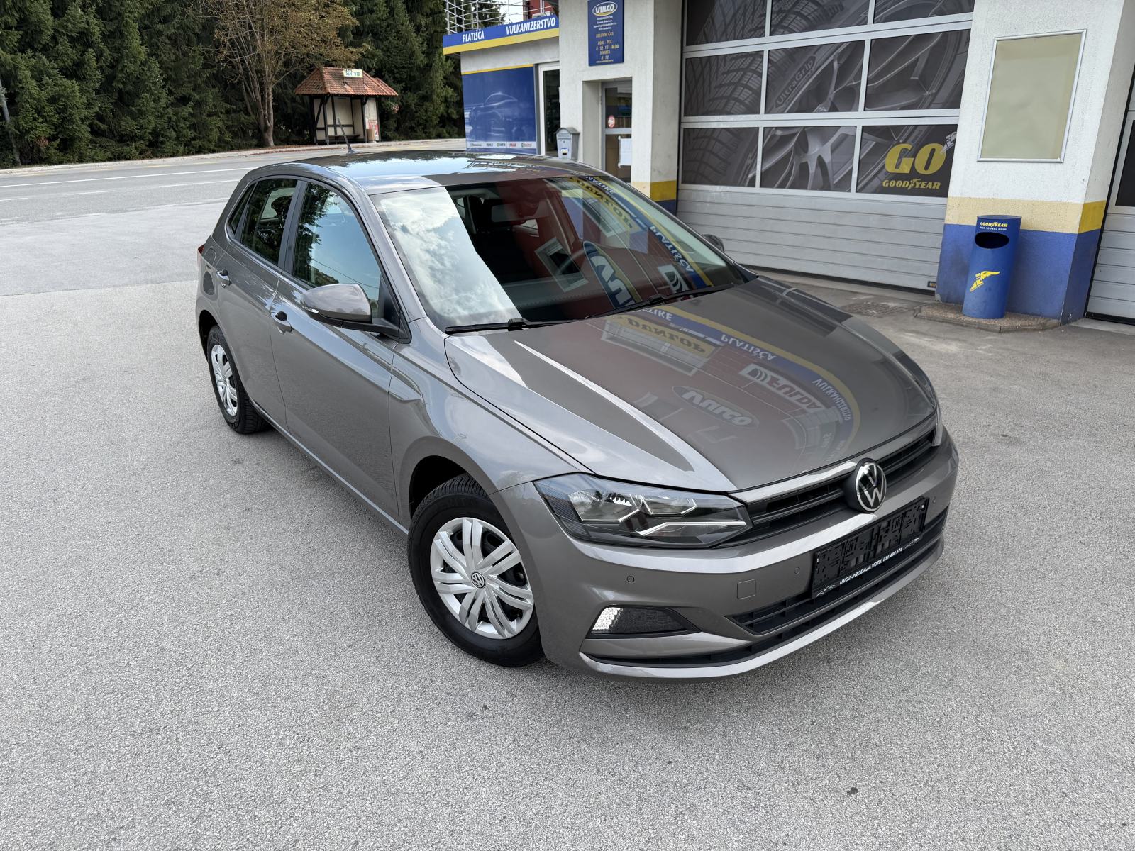 VW Polo 1,0-SAMO 61.700KM-2XPDC-AVT.KLIMA-TEMPOMAT-KAO NOV-, fotografija 2