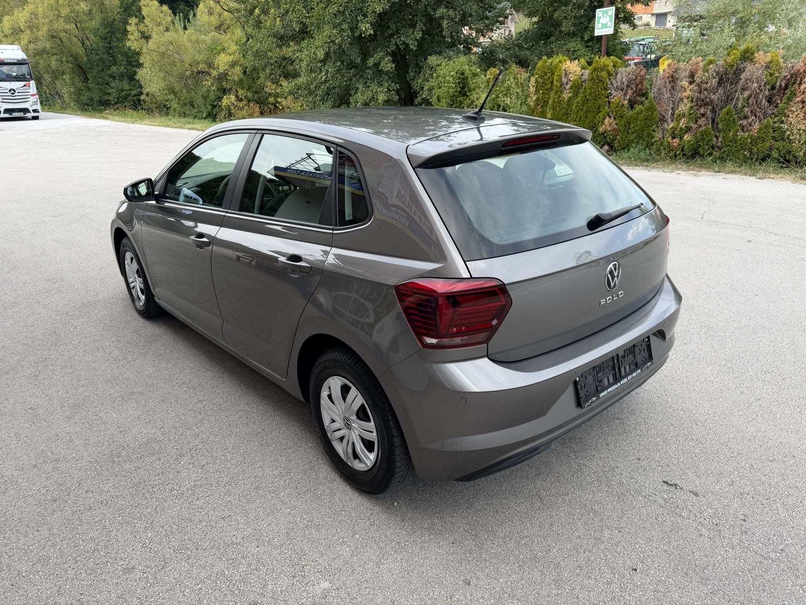 VW Polo 1,0-SAMO 61.700KM-2XPDC-AVT.KLIMA-TEMPOMAT-KAO NOV-, fotografija 3