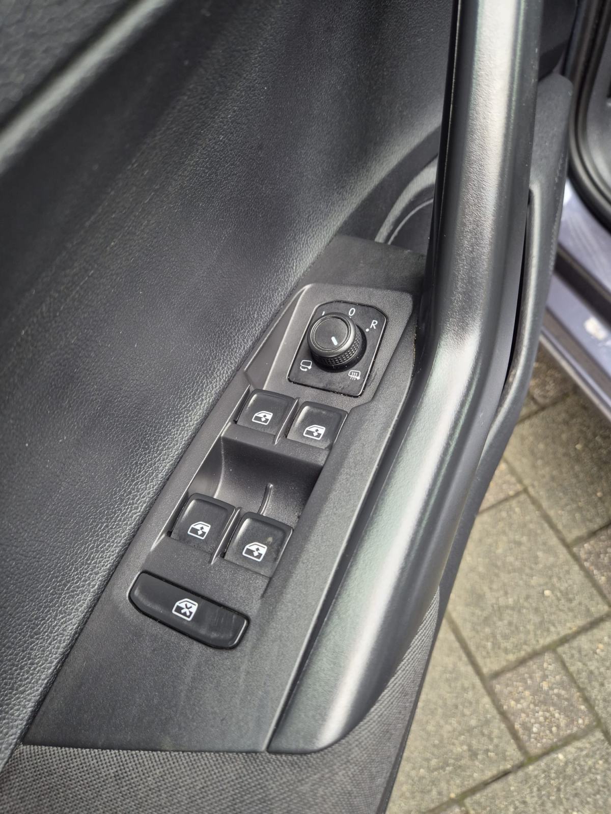 VW Polo 1,0 TSI // 99 TKM// rikverc kamera/led svijetla/, fotografija 10