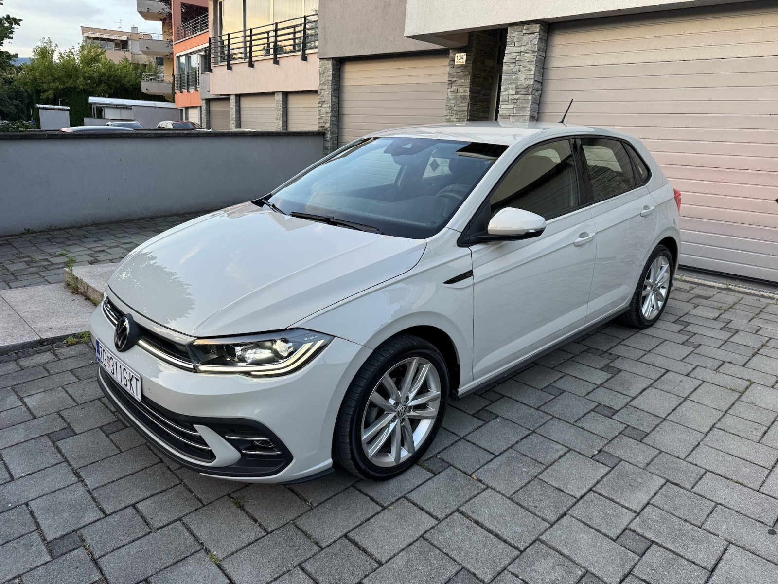 VW Polo 1,0 TSI DSG R-LINE, fotografija 2
