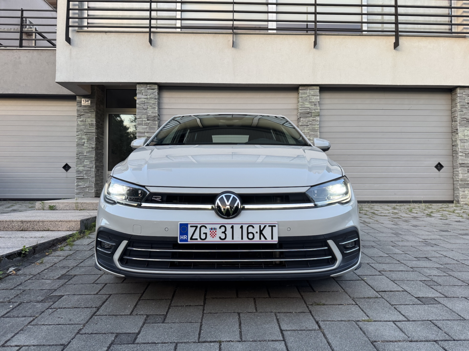 VW Polo 1,0 TSI DSG R-LINE, fotografija 3