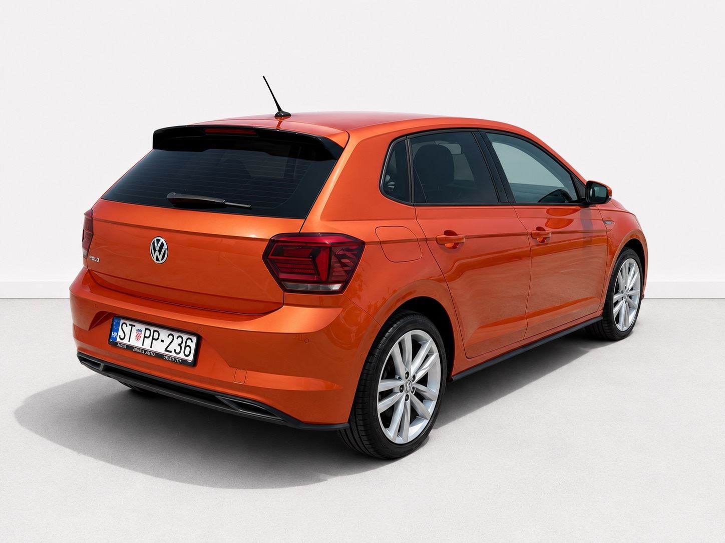 VW Polo 1.0 TSI R-LINE-JAMSTVO-VIRTUAL-ALU-PDC-LED, fotografija 5