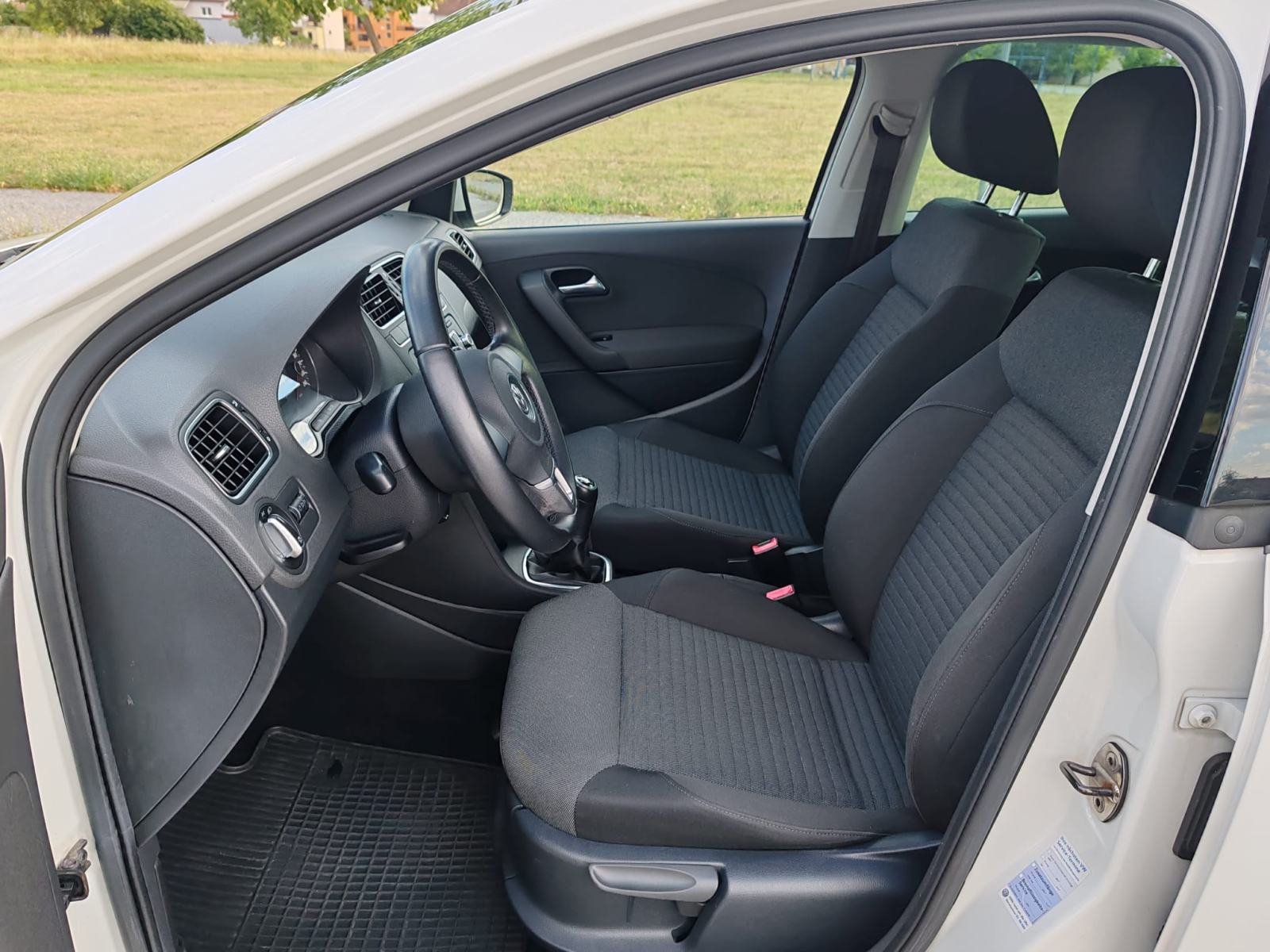 VW Polo 1,2 R-LINE, 2012G, 188000, KARTICE DO 36 RATA, fotografija 9
