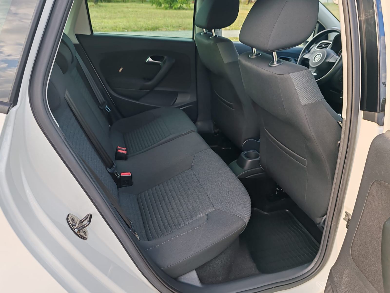 VW Polo 1,2 R-LINE, 2012G, 188000, KARTICE DO 36 RATA, fotografija 12