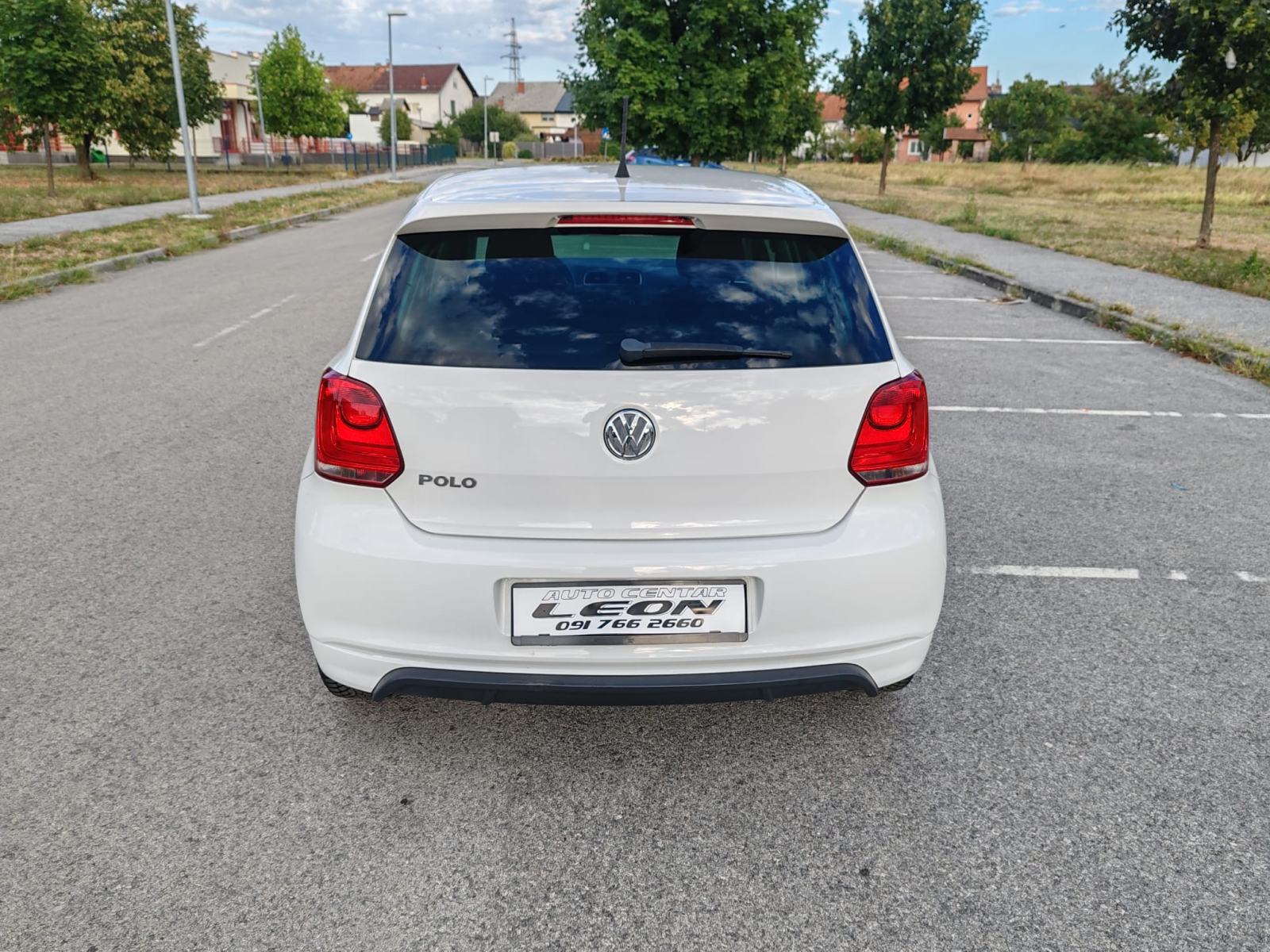 VW Polo 1,2 R-LINE, 2012G, 188000, KARTICE DO 36 RATA, fotografija 5