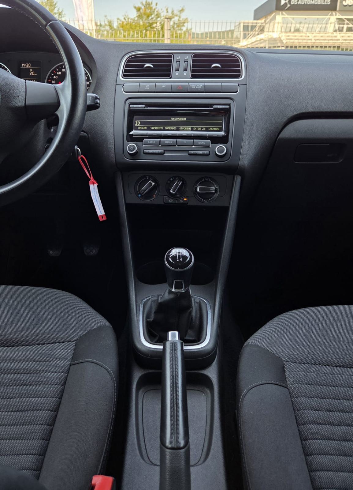 VW Polo 1,2 TDI*TEMPOMAT*PARK SENZORI*REG DO:11/2026*GARANCIJA*, fotografija 17