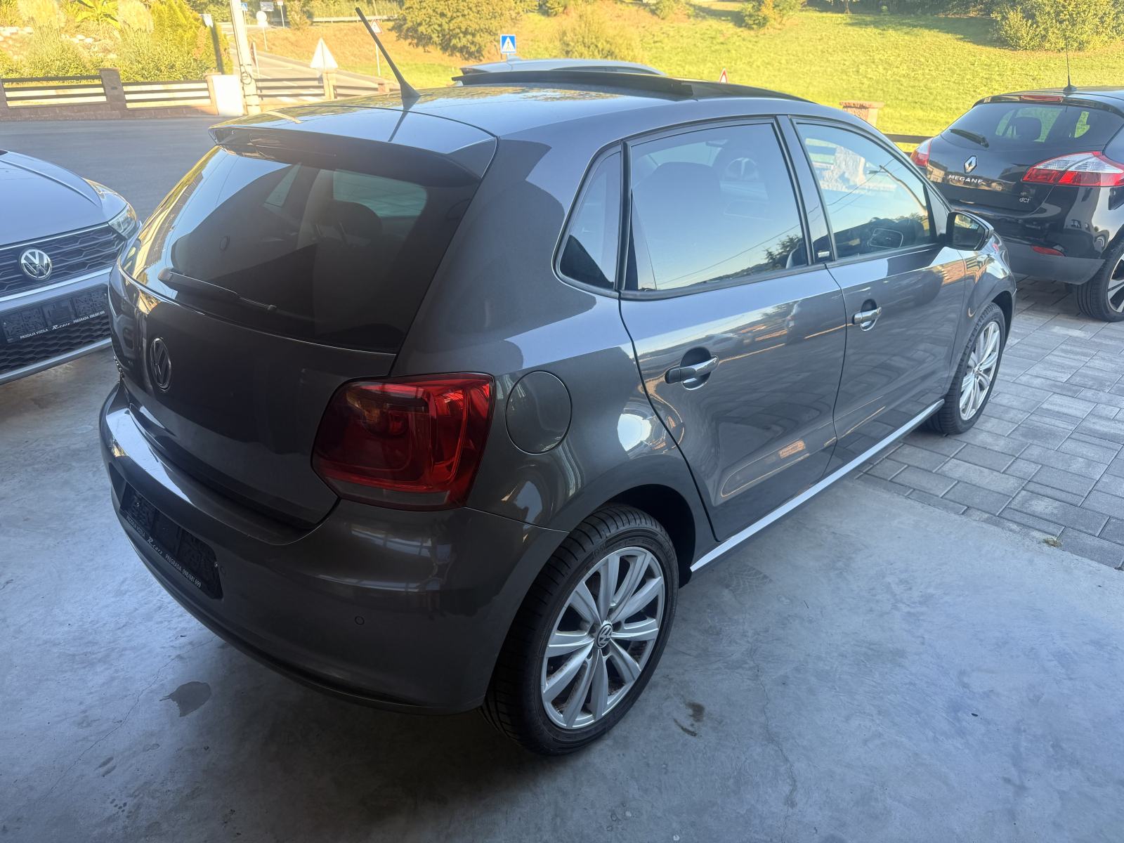 VW Polo 1,2 TSI ⭐105ks 4 cilindra⭐klima⭐parking senzori⭐panorama, fotografija 4