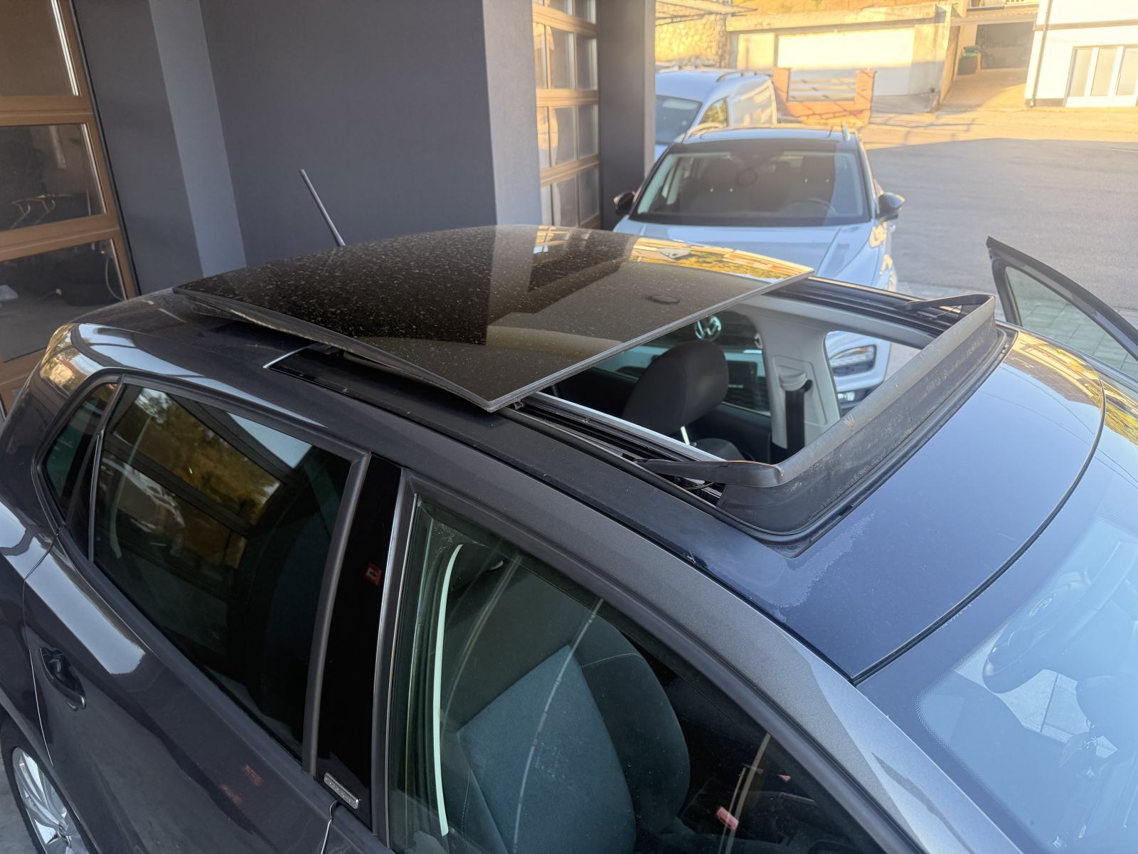 VW Polo 1,2 TSI ⭐105ks 4 cilindra⭐klima⭐parking senzori⭐panorama, fotografija 8