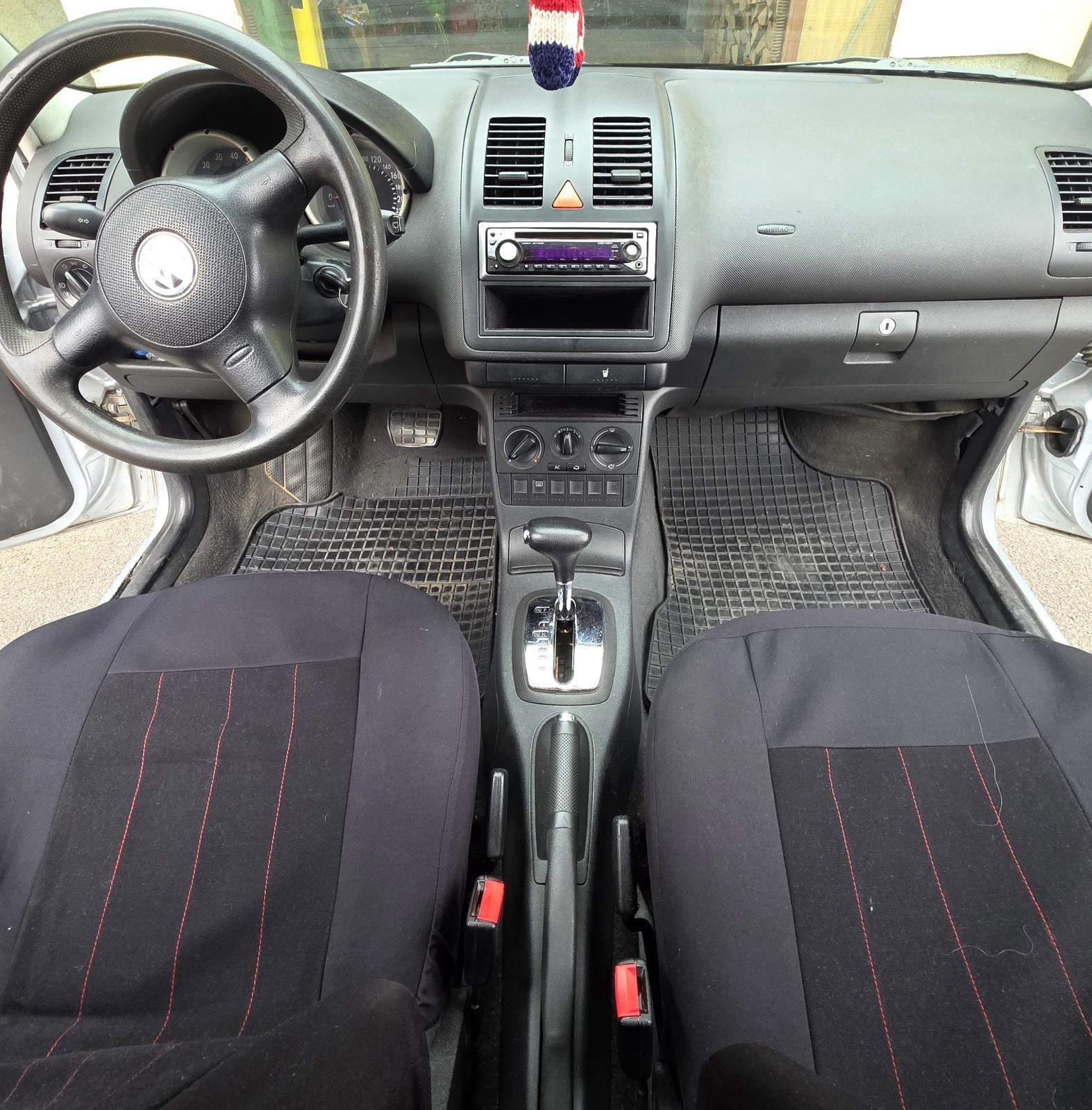 VW Polo 1,4 automatik, fotografija 9