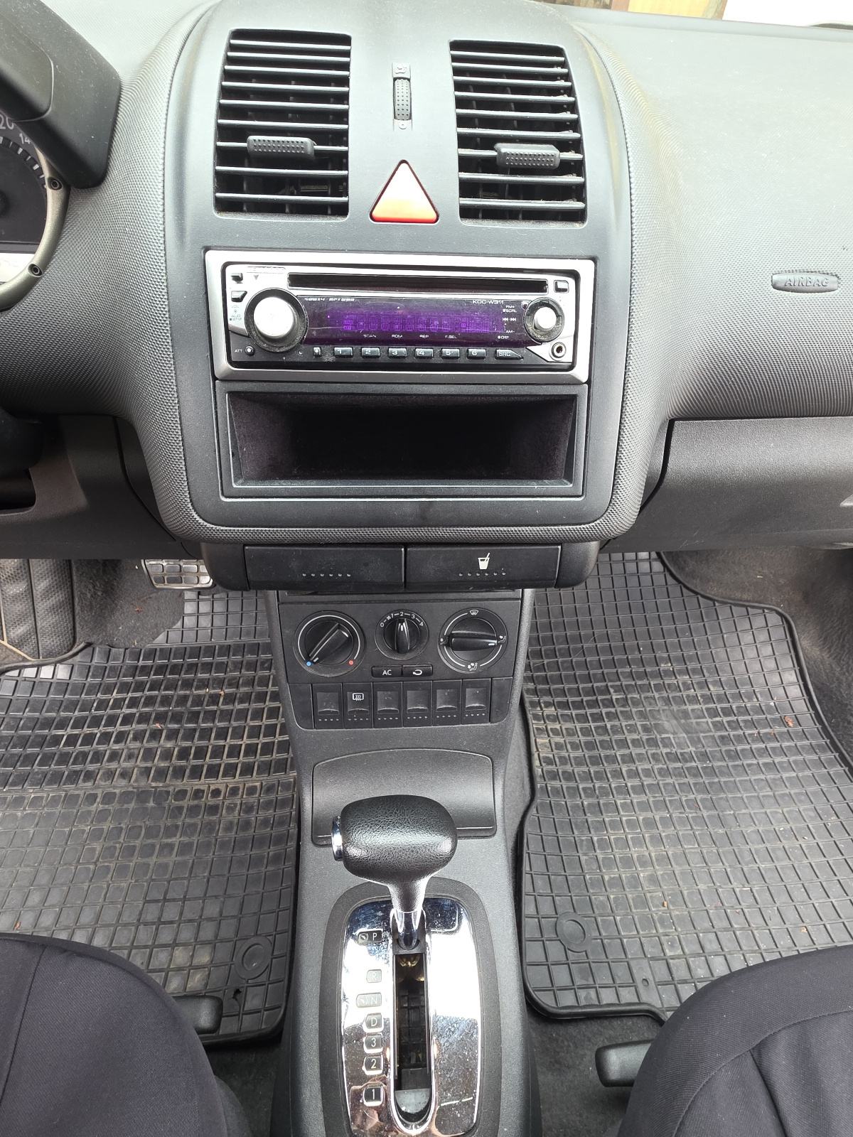 VW Polo 1,4 automatik, fotografija 10