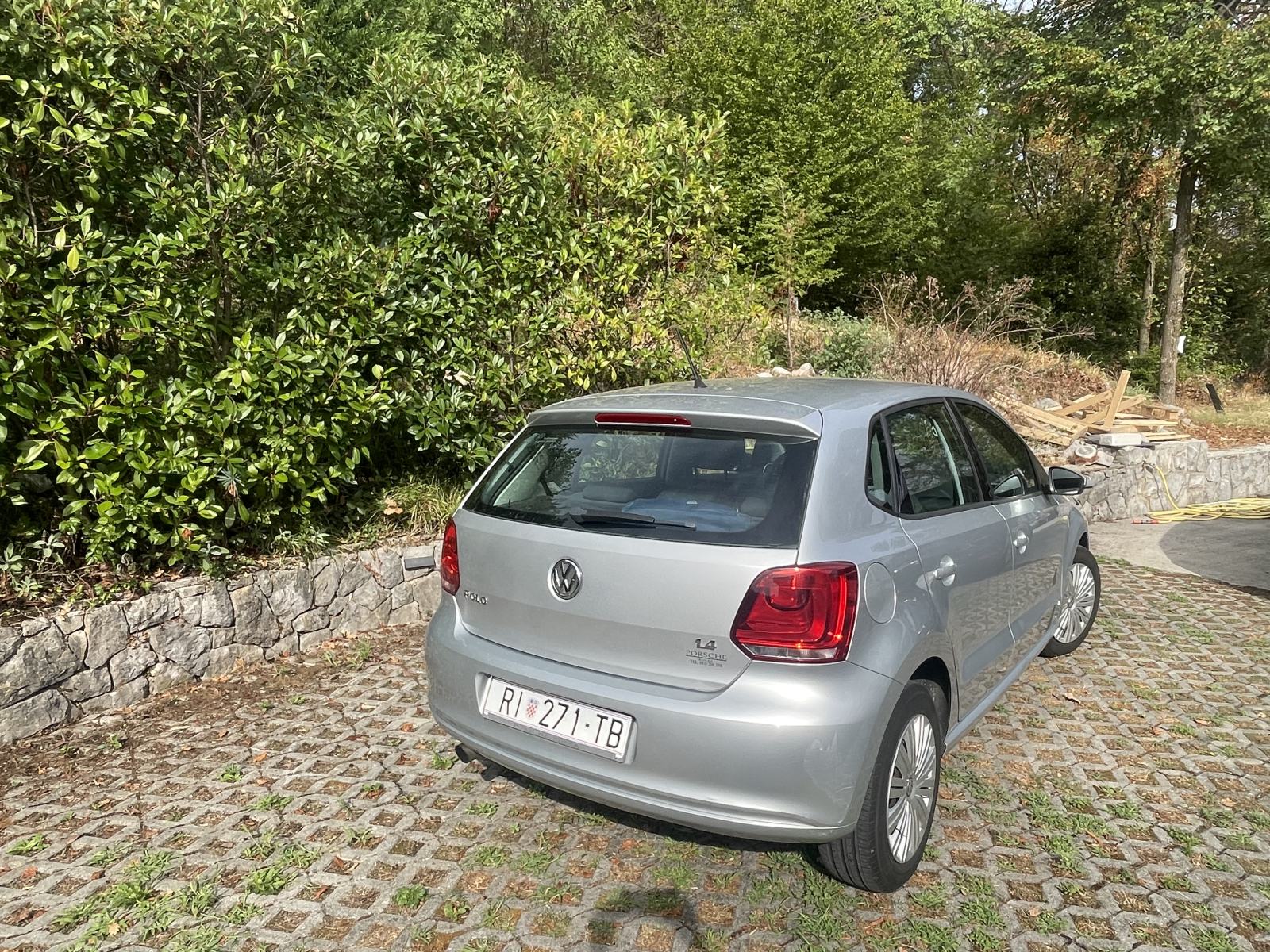 VW Polo 1,4 COMFORTLINE , kupljen novi u Porsche Rijeka, fotografija 2