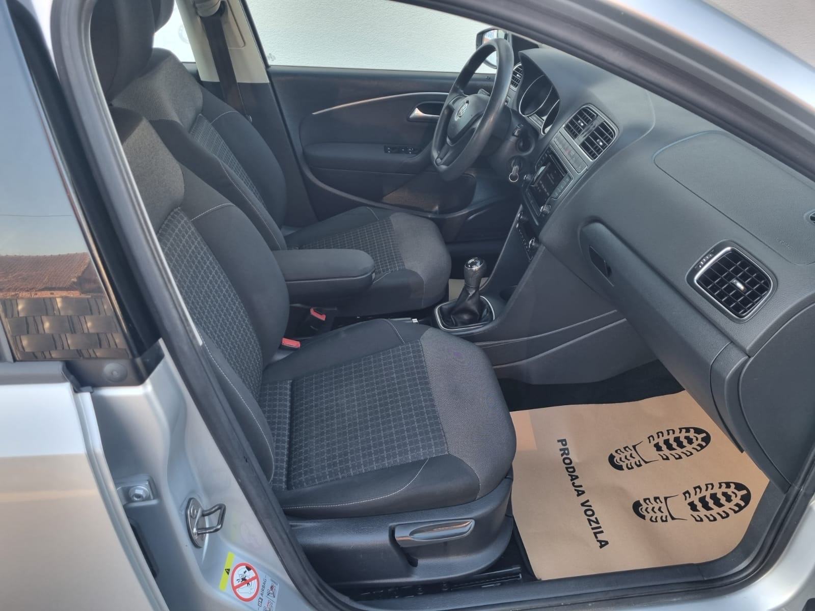 VW Polo 1,4 TDI 2014.g.*PDC - ALU - TEMPOMAT - 12 MJ JAMSTVO*, fotografija 11