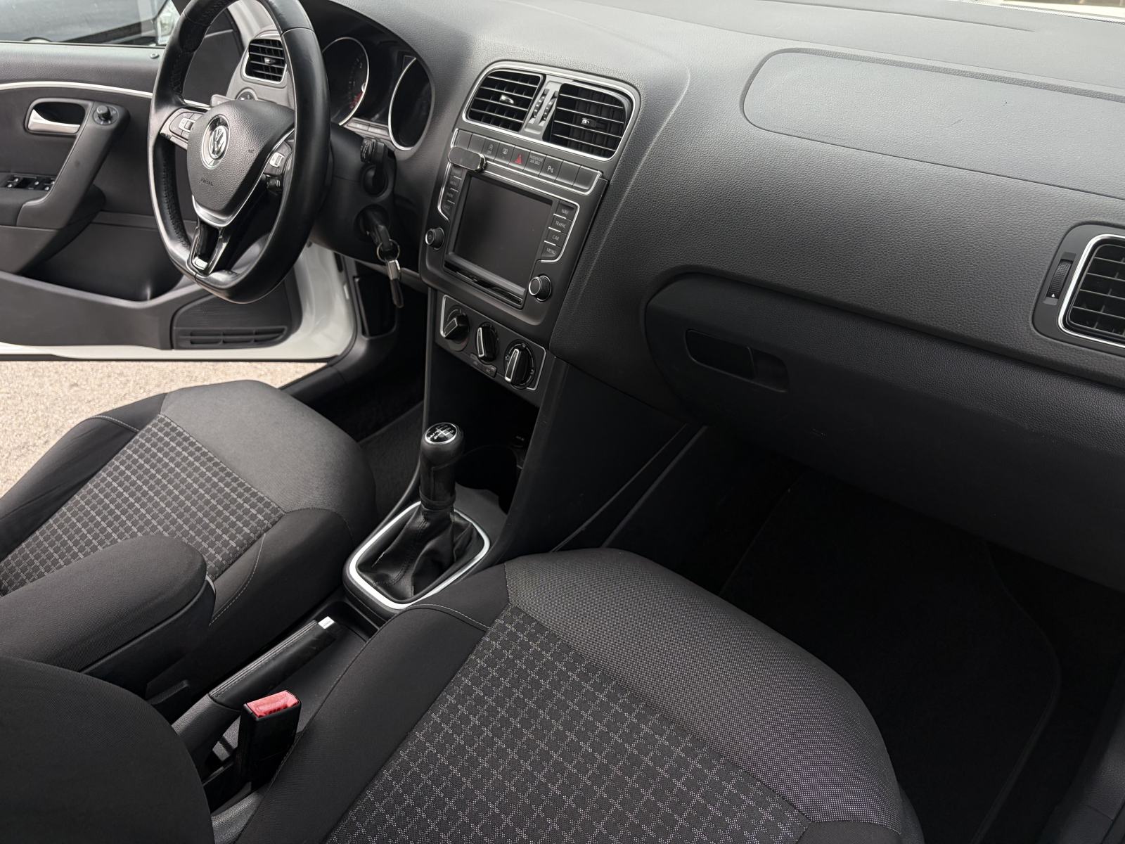 VW Polo 1,4 TDI 90KS *Servisna* *NAVI* *Jamstvo*, fotografija 19