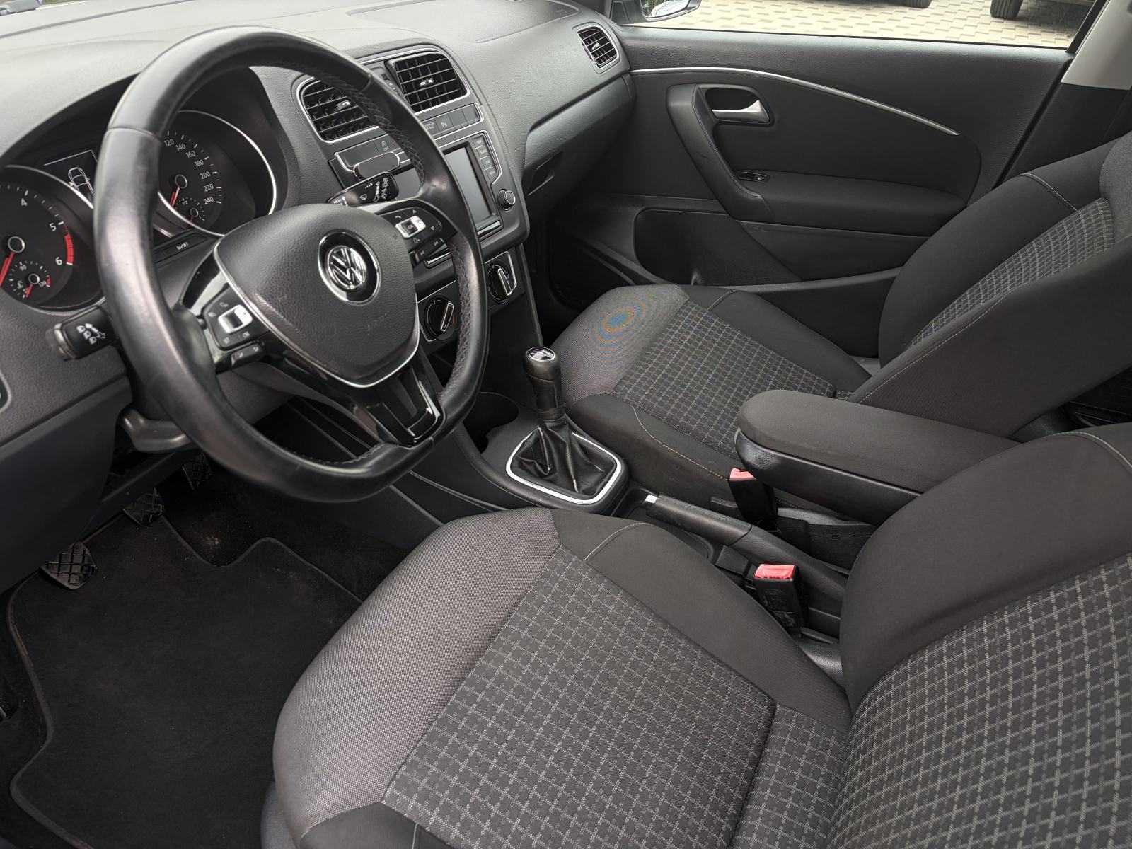 VW Polo 1,4 TDI 90KS *Servisna* *NAVI* *Jamstvo*, fotografija 18