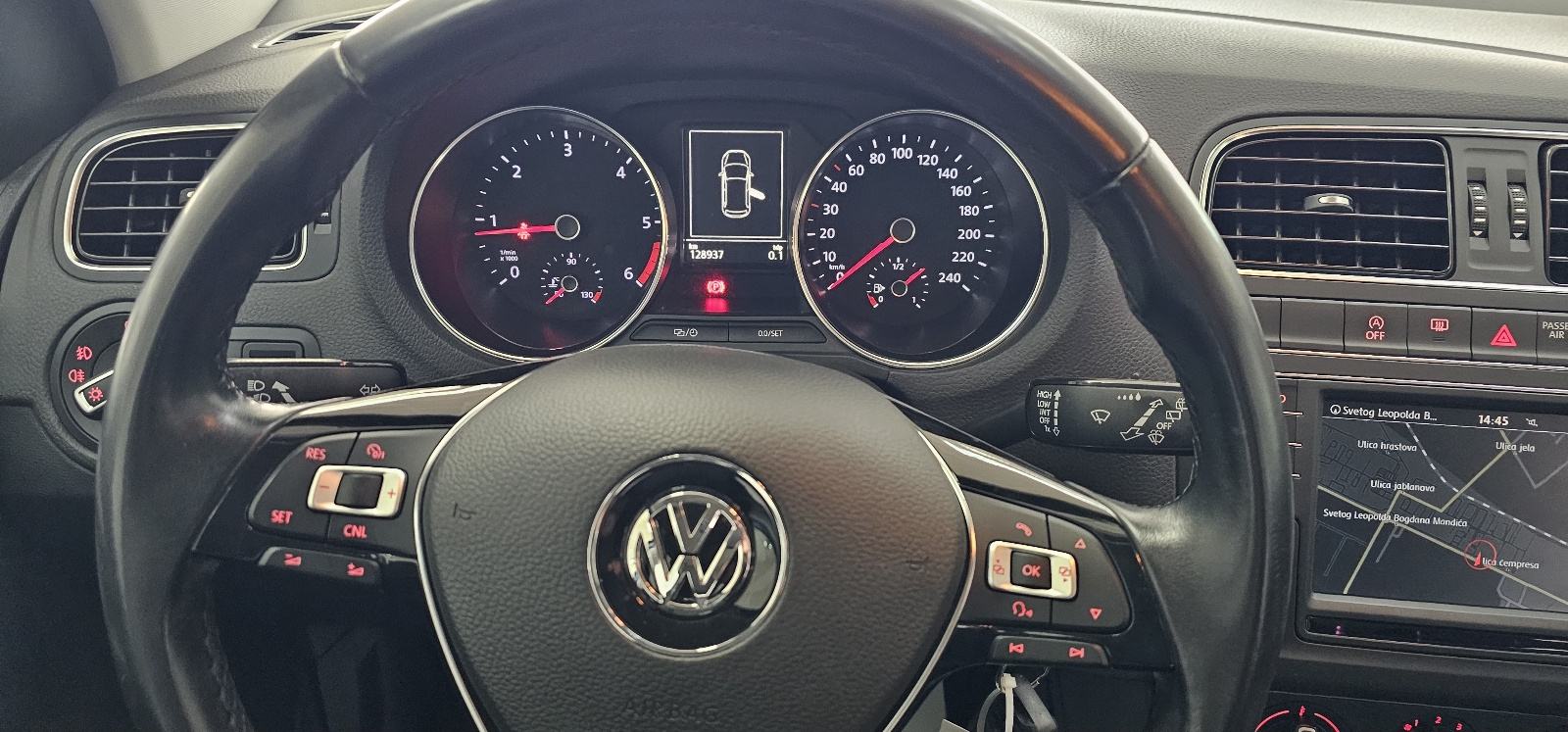 VW Polo 1,4 TDI COMFORTLINE,PERFEKTNO STANJE, fotografija 15