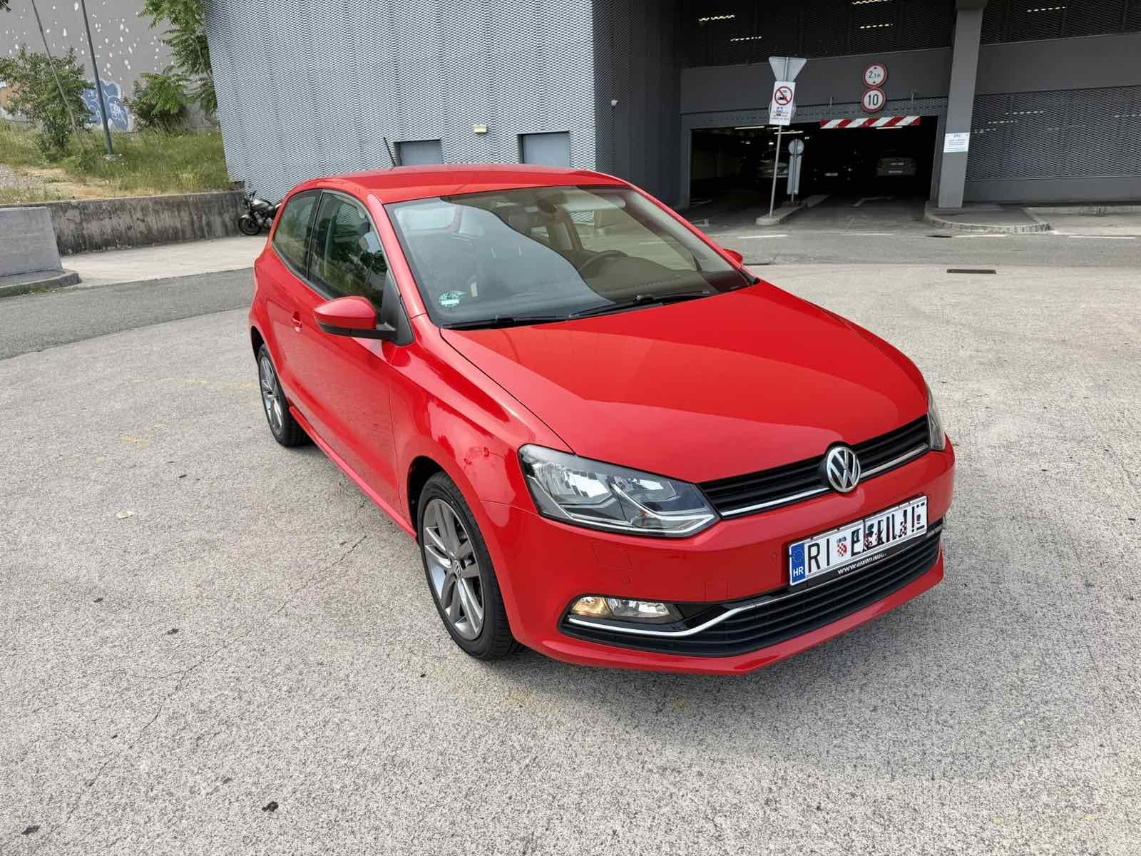 VW Polo 1,4 TDI HIGHLINE #KOŽA/ALCANTARA, AUTO KLIMA, ALU FELGE,PDC#, pogled izvana - slika 2
