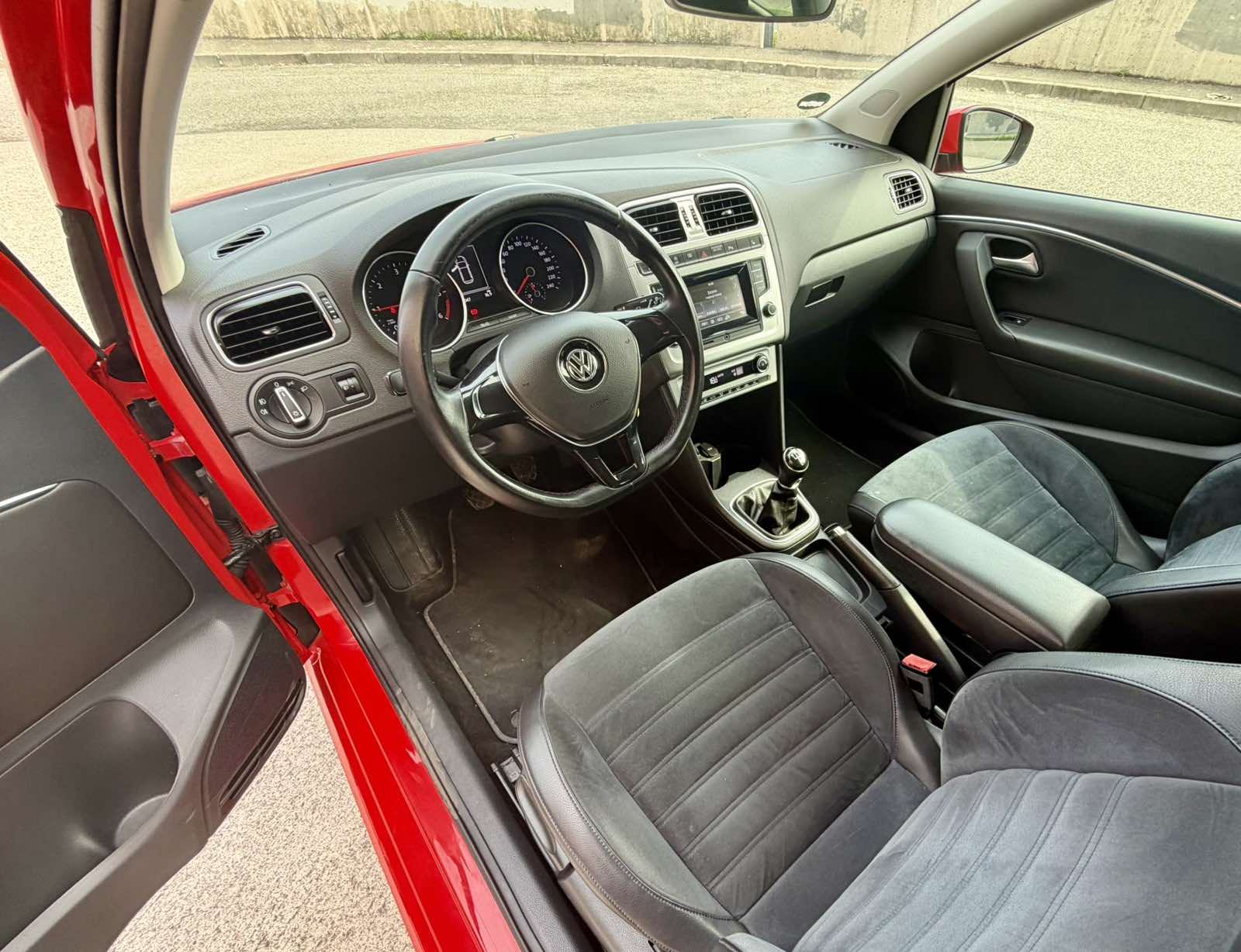 VW Polo 1,4 TDI HIGHLINE #KOŽA/ALCANTARA, AUTO KLIMA, ALU FELGE,PDC#, fotografija 10