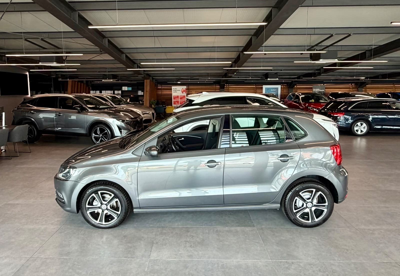 VW Polo 1,4 TDI • KLIMA • TEMPOMAT • ALU15" • AUTOKREDIT, fotografija 4