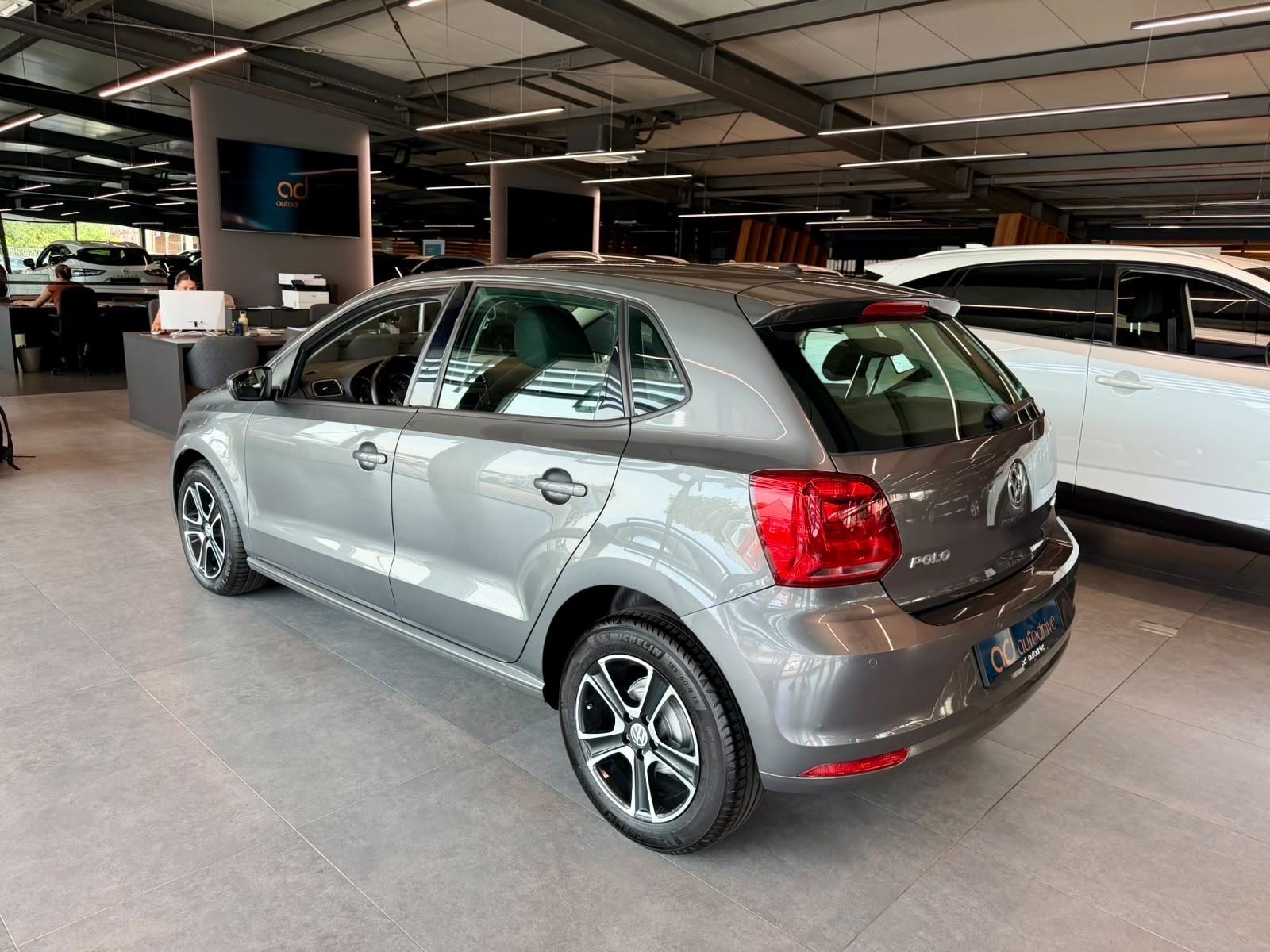 VW Polo 1,4 TDI • KLIMA • TEMPOMAT • ALU15" • AUTOKREDIT, fotografija 5