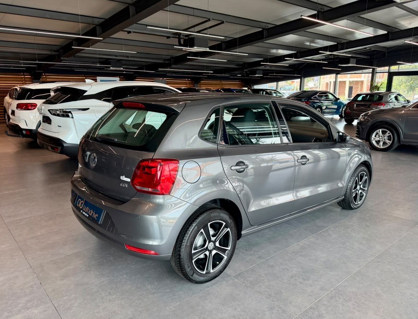 VW Polo 1,4 TDI • KLIMA • TEMPOMAT • ALU15" • AUTOKREDIT, fotografija 7
