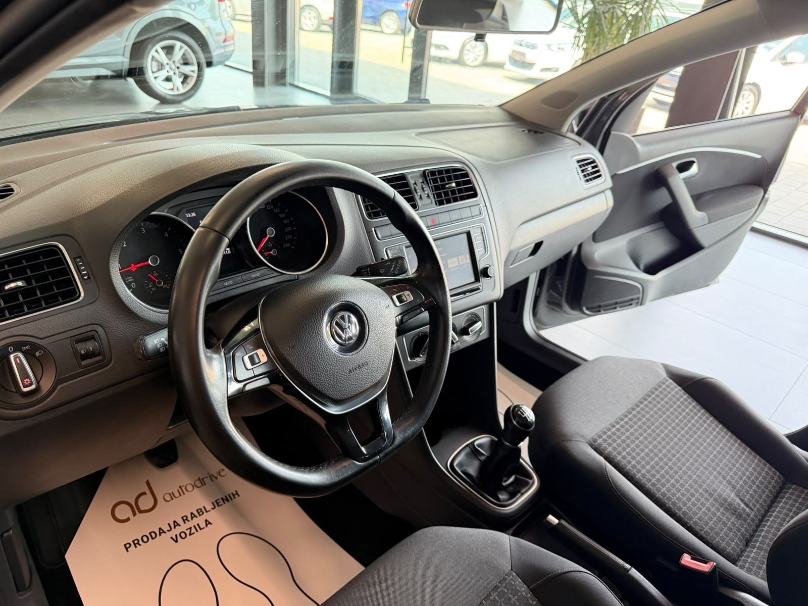 VW Polo 1,4 TDI • KLIMA • TEMPOMAT • ALU15" • AUTOKREDIT, fotografija 14